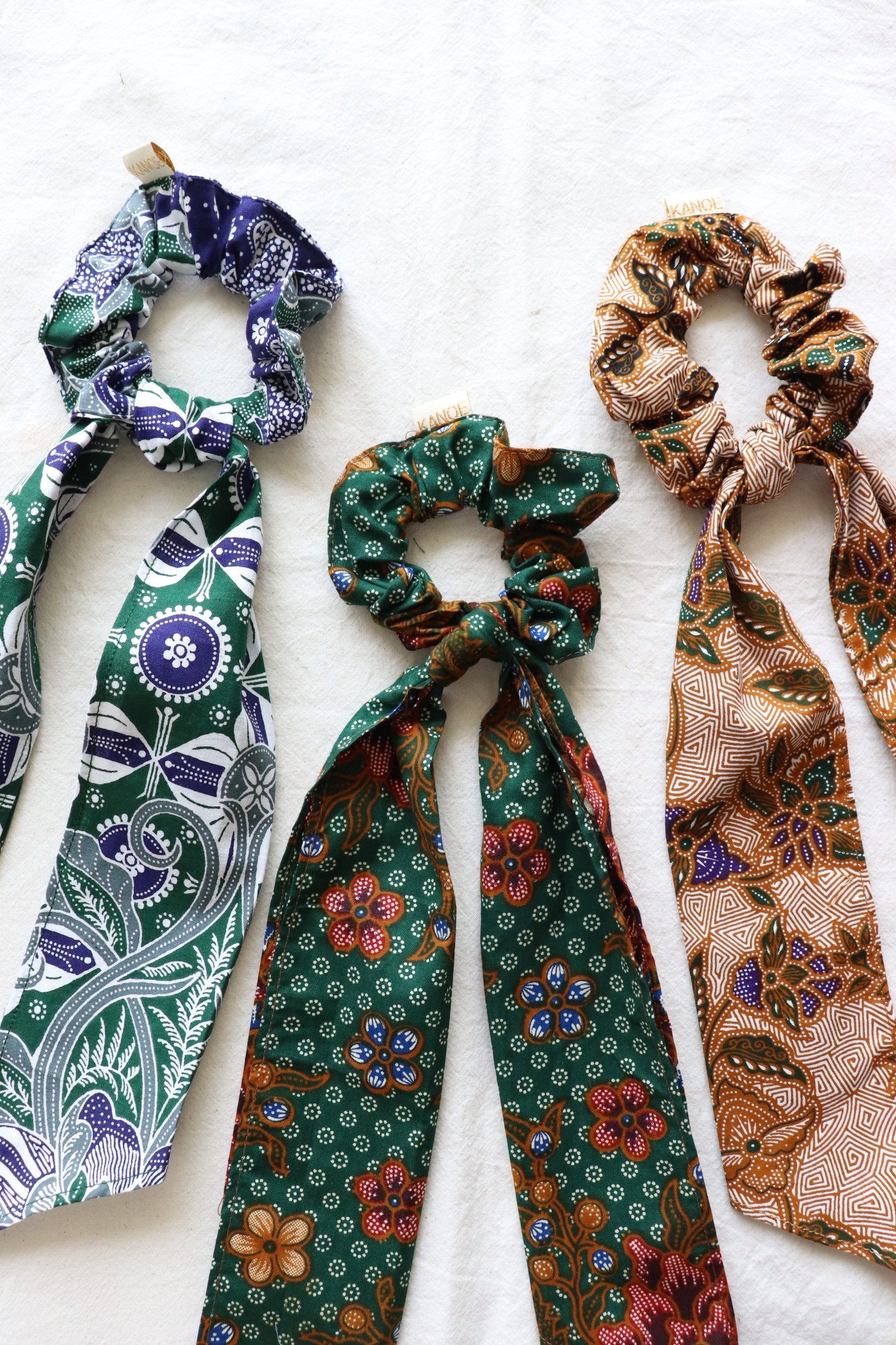 Batik Scrunchie w/ Ribbon [Set of 3] - Kite