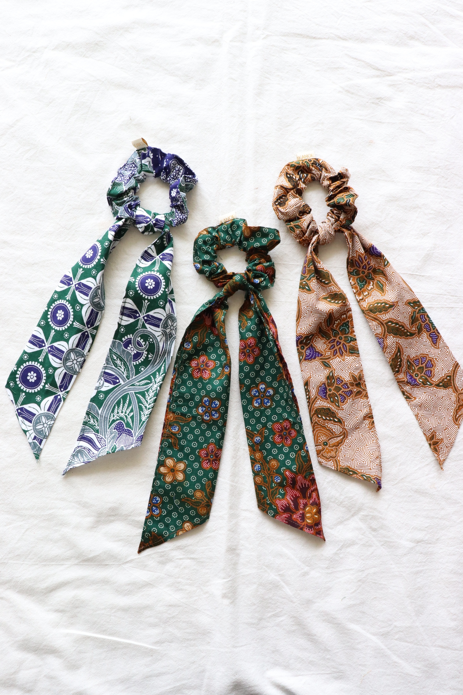 Batik Scrunchie w/ Ribbon [Set of 3] - Kite