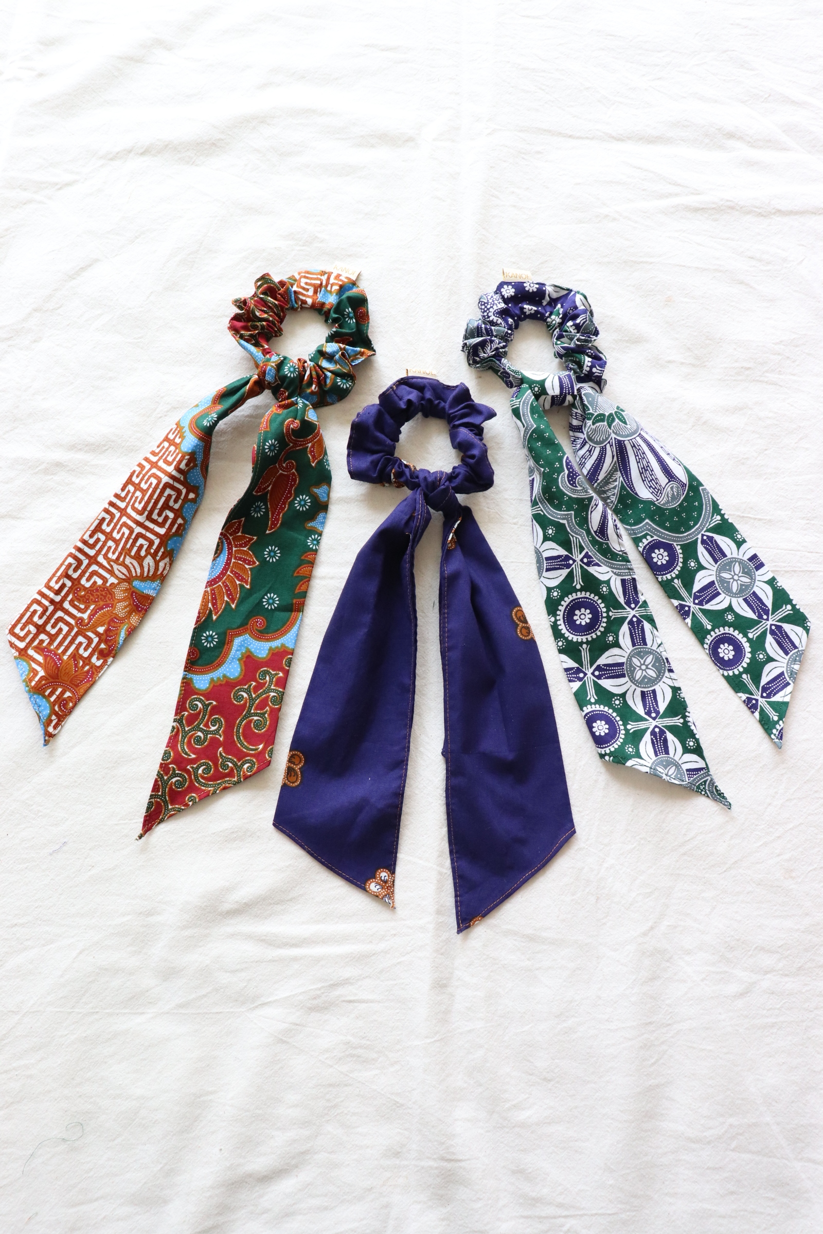 Batik Scrunchie w/ Ribbon [Set of 3] - Cosmo