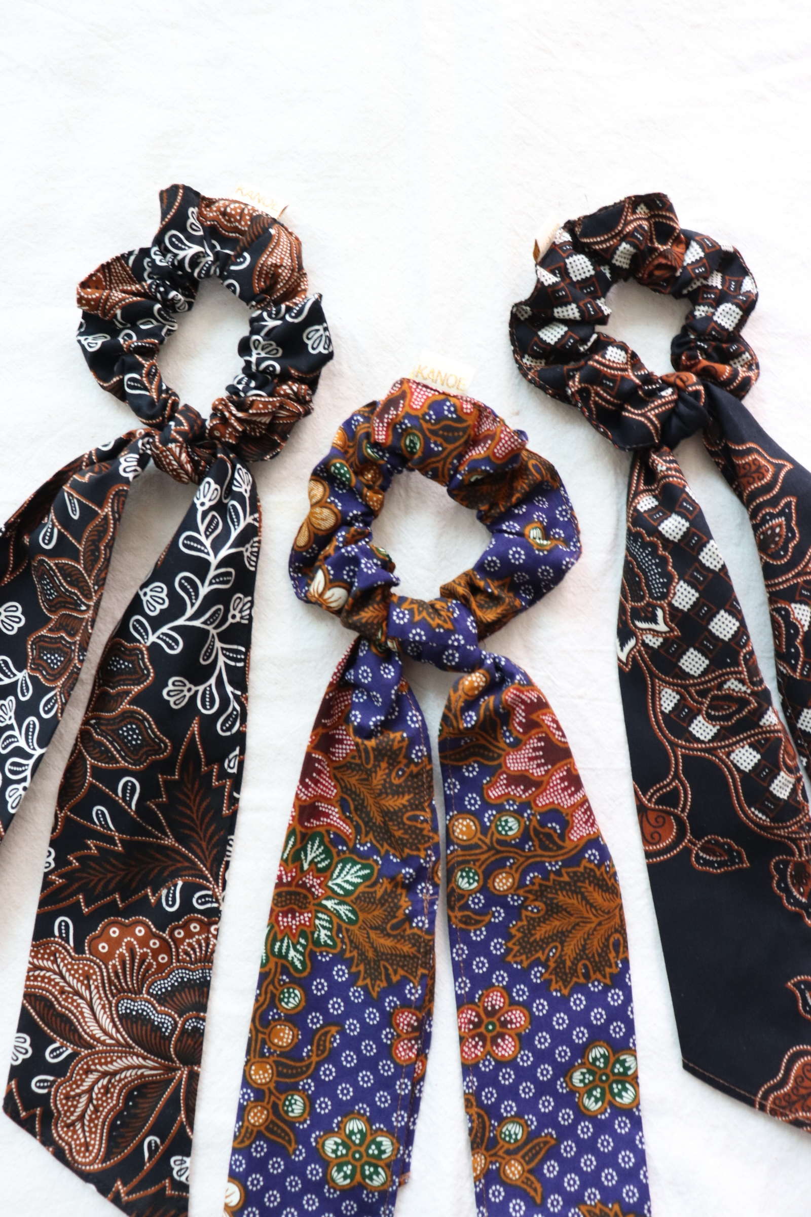 Batik Scrunchie w/ Ribbon [Set of 3] - Chippy