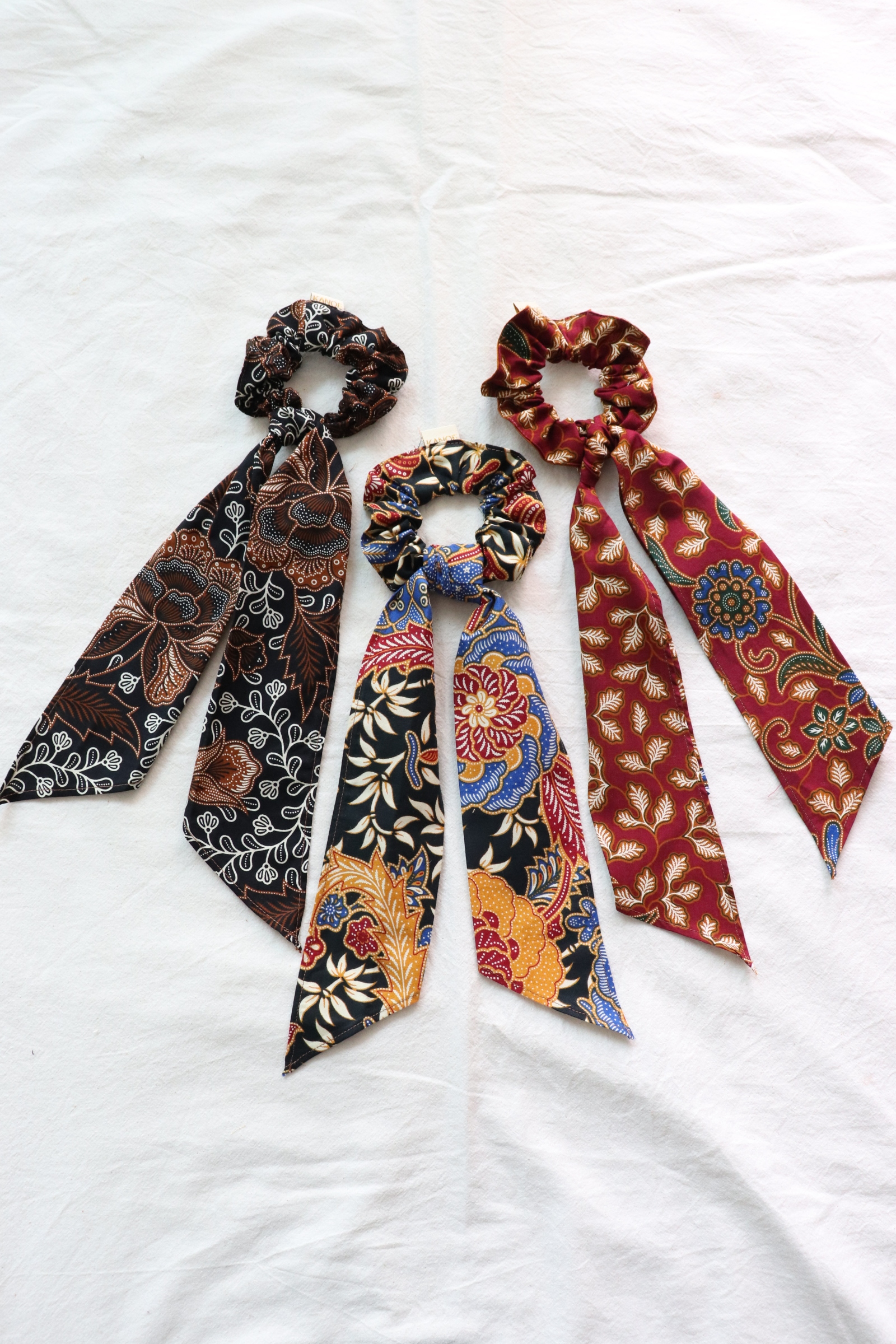Batik Scrunchie w/ Ribbon [Set of 3] - Lucy