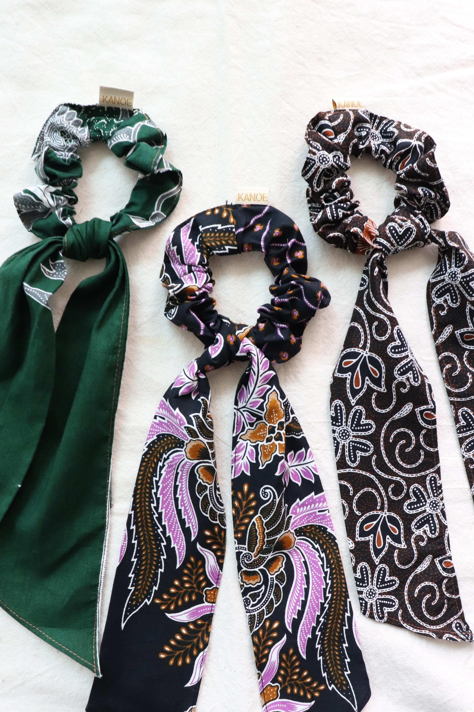 Batik Scrunchie w/ Ribbon [Set of 3] - Tweety