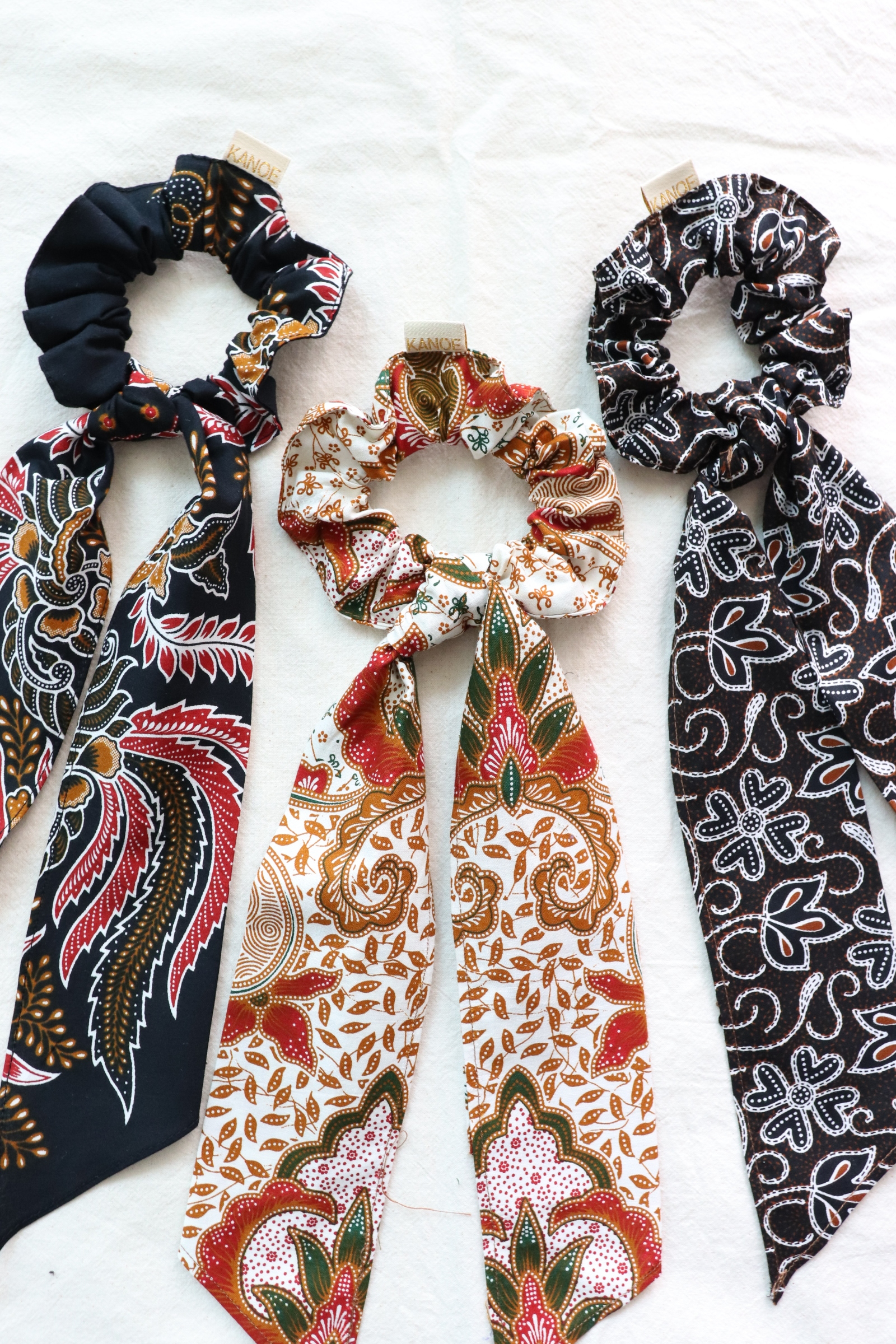 Batik Scrunchie w/ Ribbon [Set of 3] - Hoppy