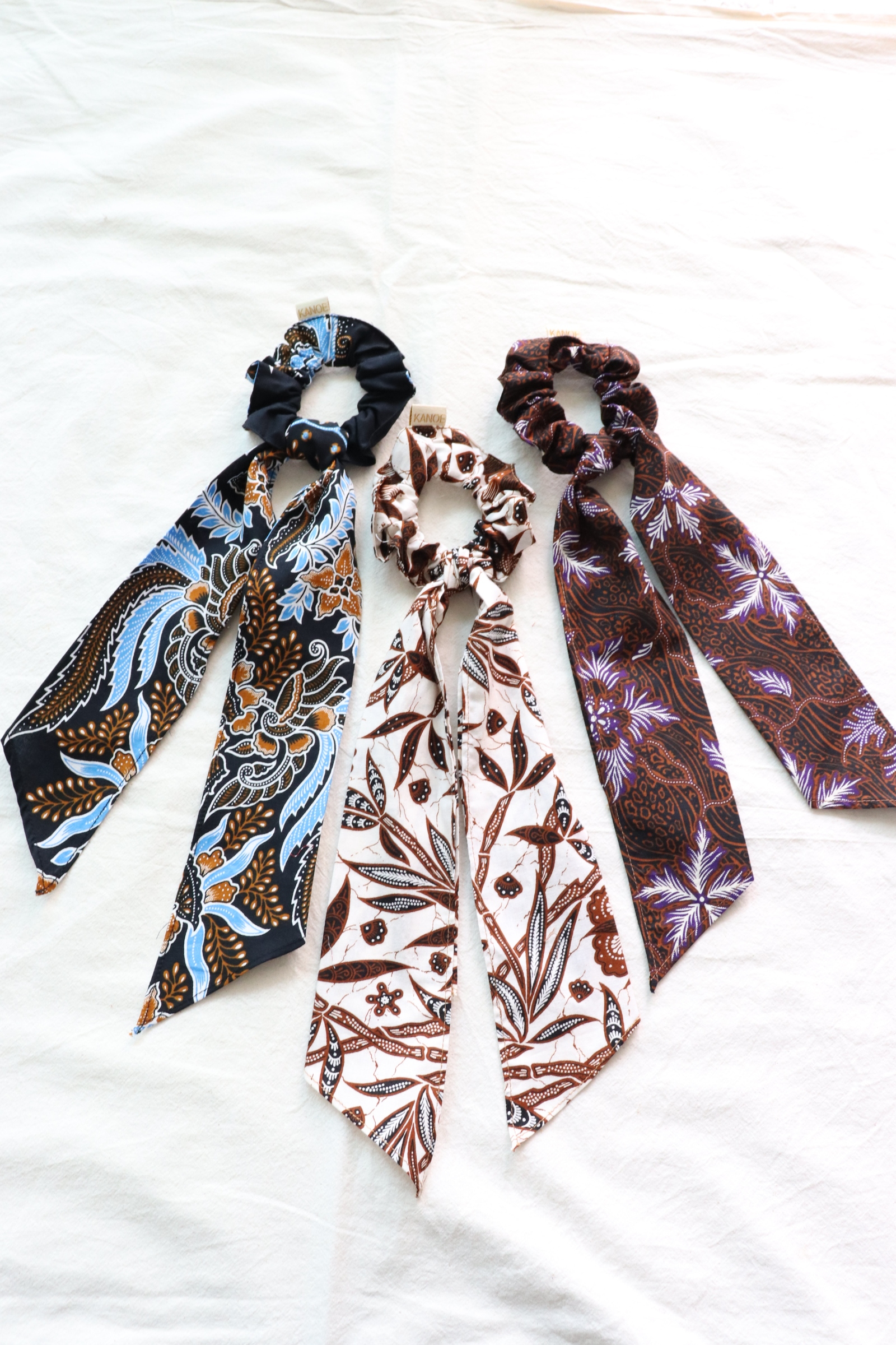Batik Scrunchie w/ Ribbon [Set of 3] - Carrie