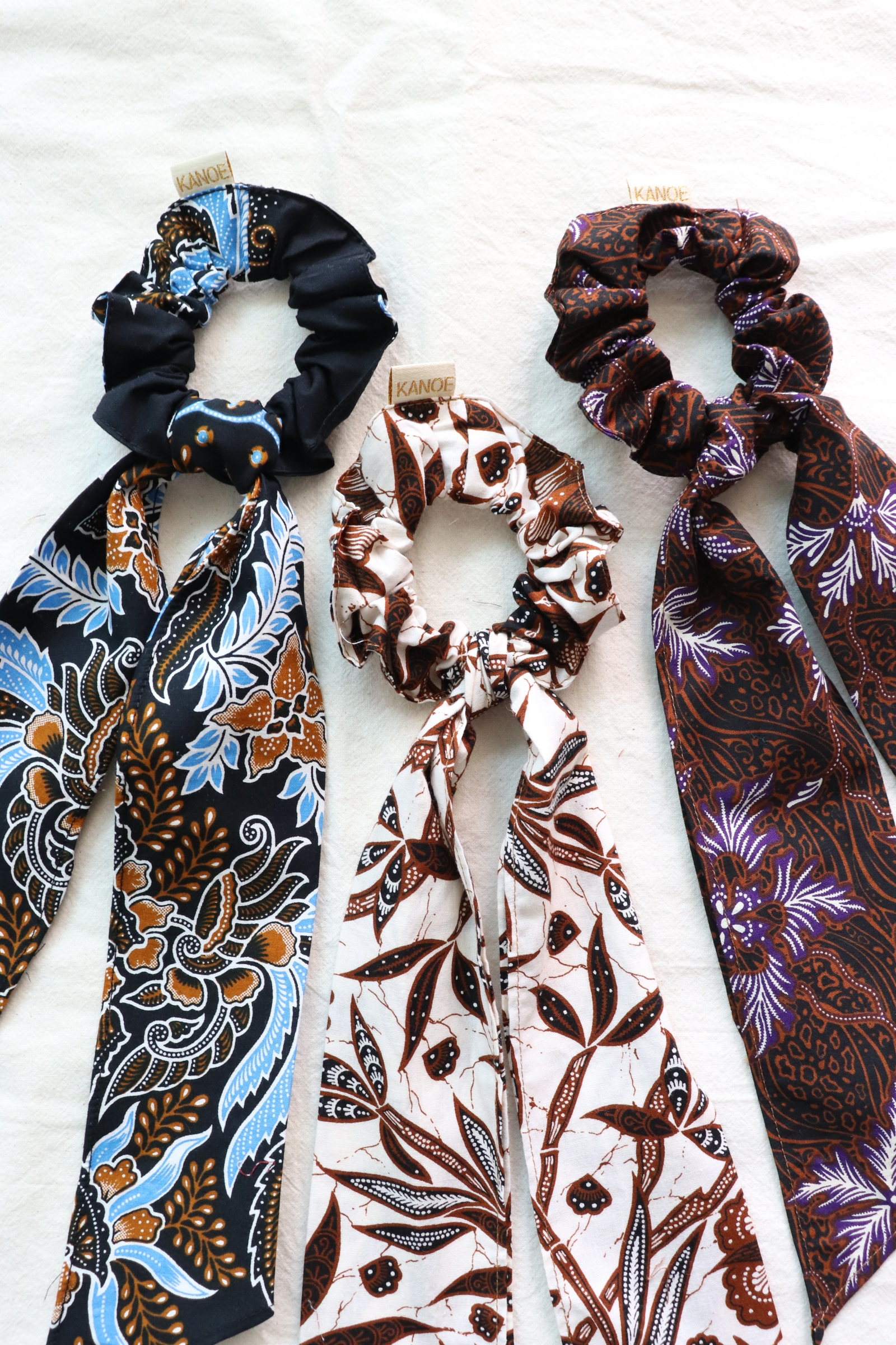 Batik Scrunchie w/ Ribbon [Set of 3] - Carrie