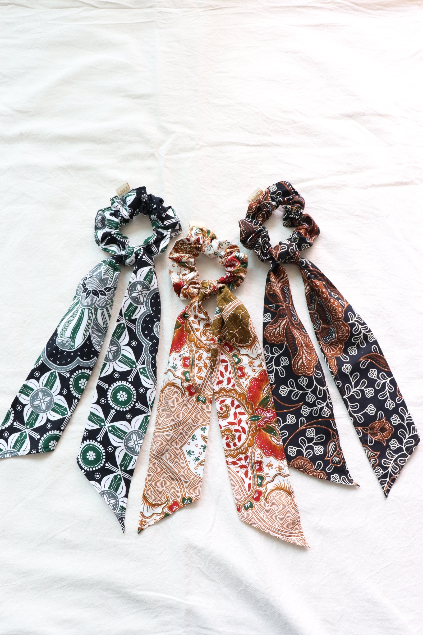 Batik Scrunchie w/ Ribbon [Set of 3] - Cher