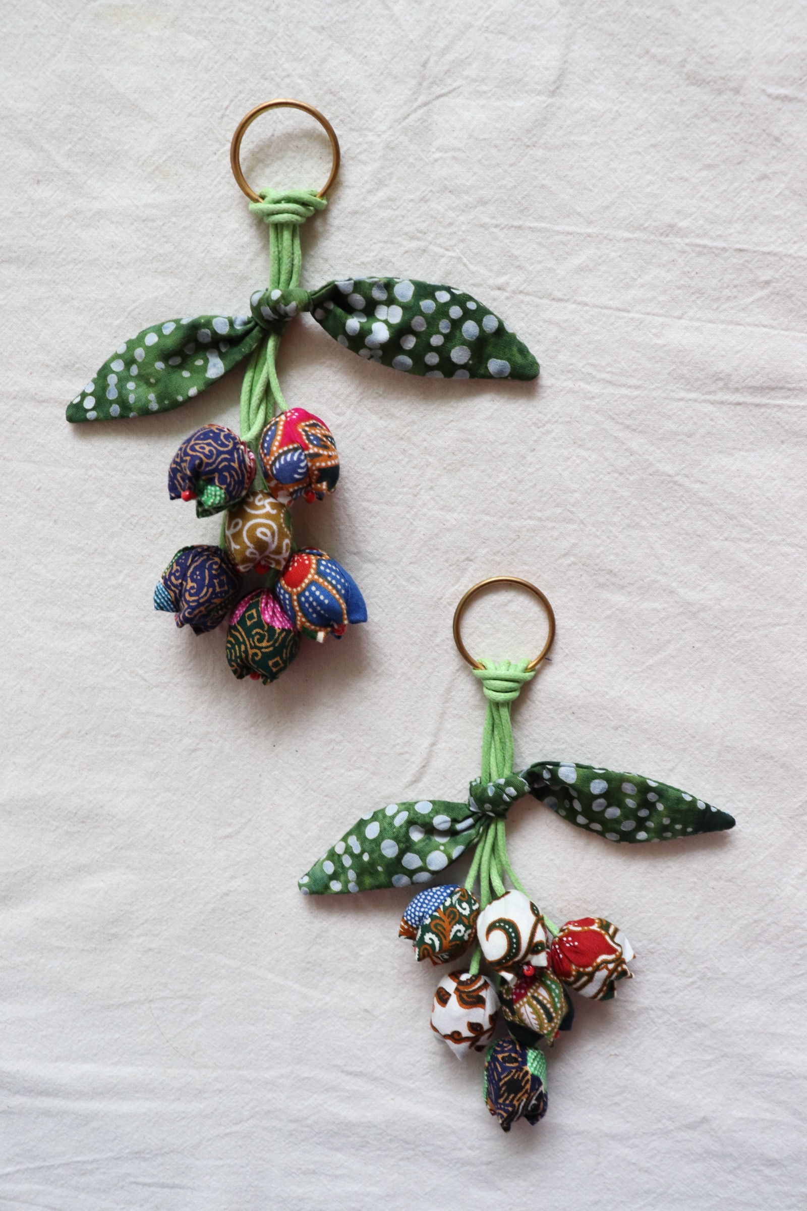 Bougainvillea Batik Keychain [Set of 2] - Fatimah