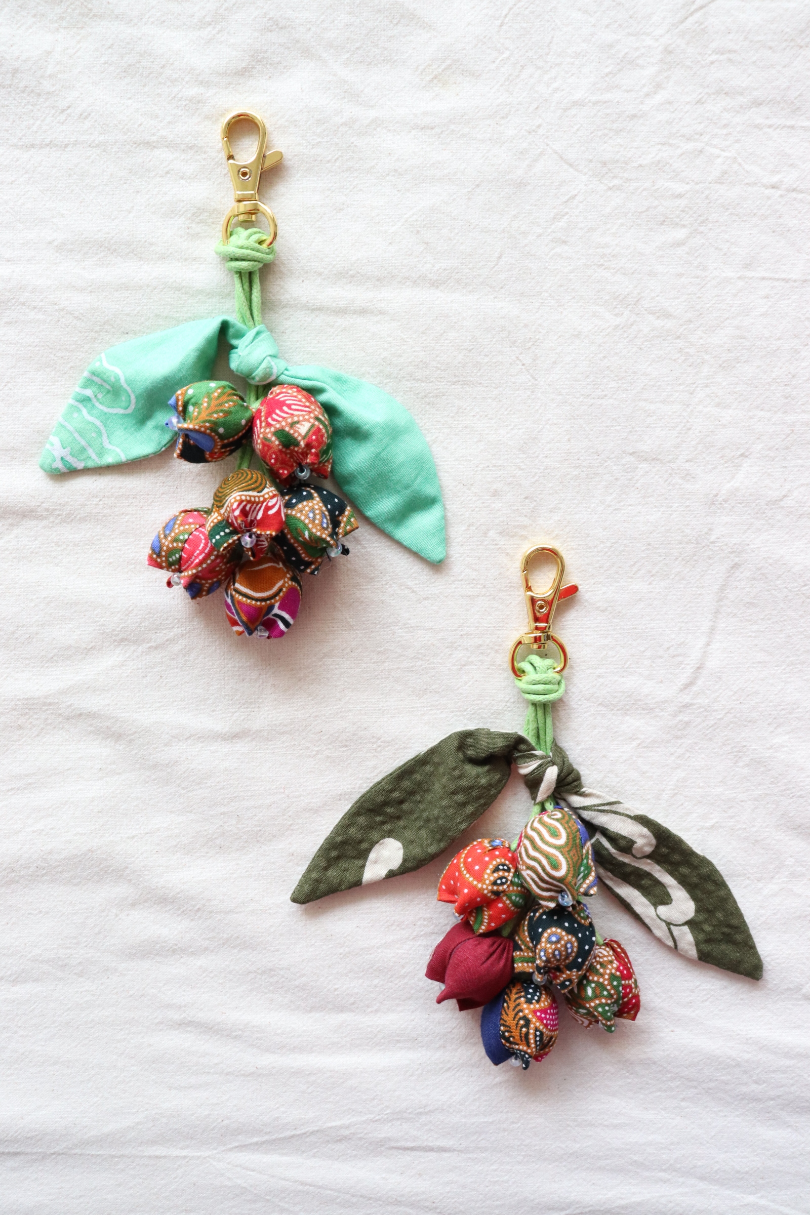 Bougainvillea Batik Keychain [Set of 2] - Ezrin
