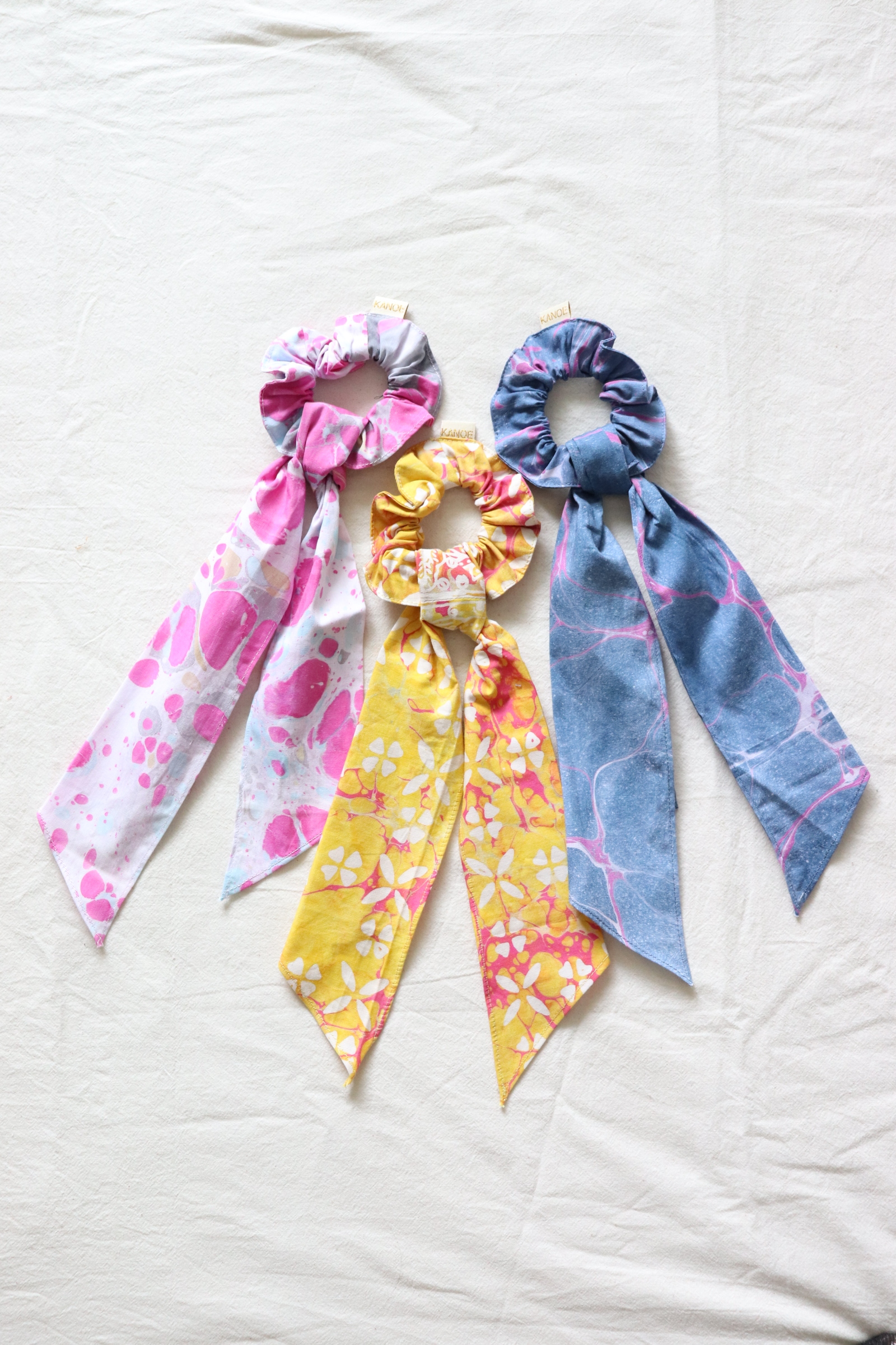 Batik Scrunchie w/ Ribbon [Set of 3] - Bubbly