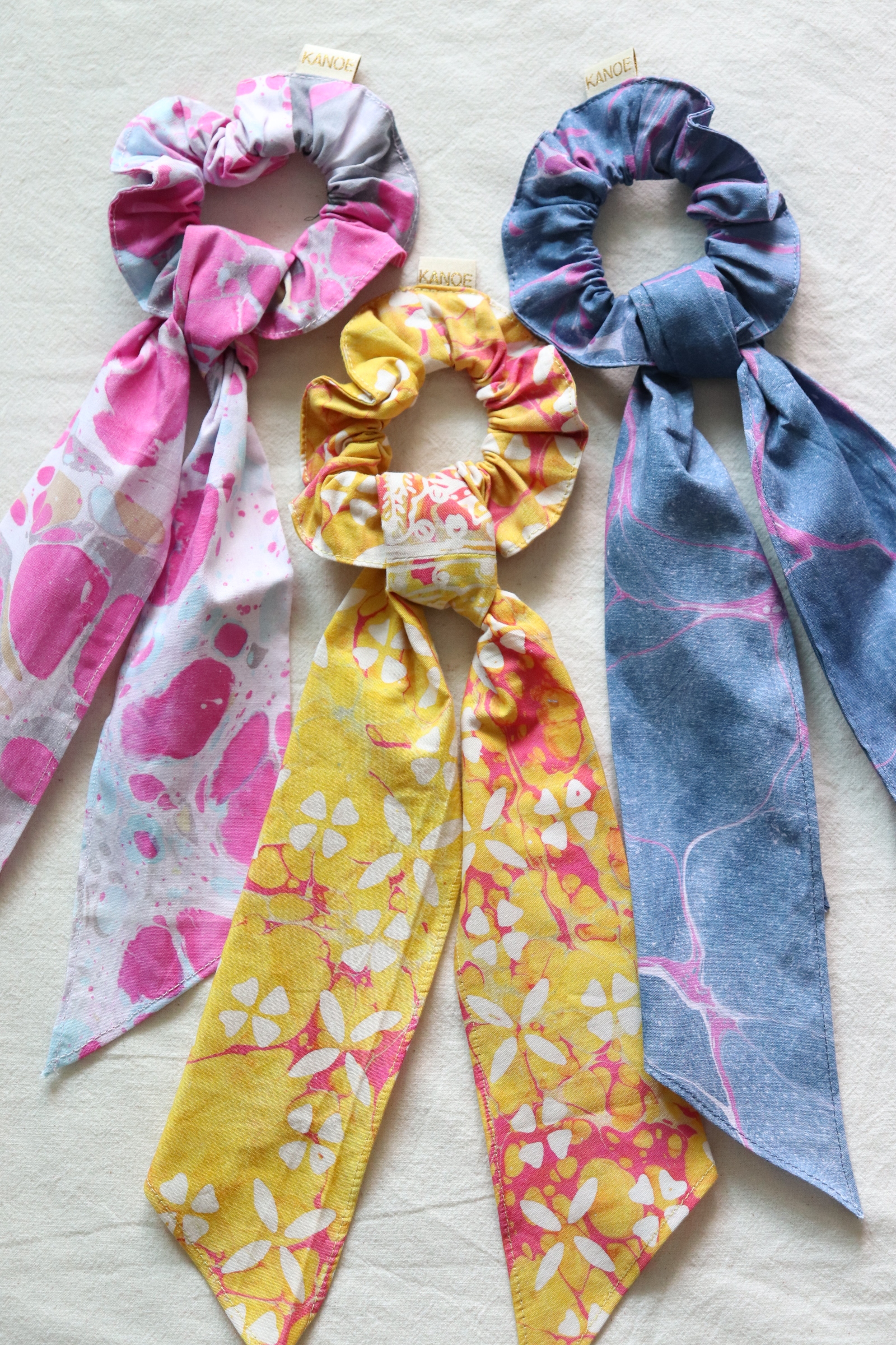 Batik Scrunchie w/ Ribbon [Set of 3] - Bubbly