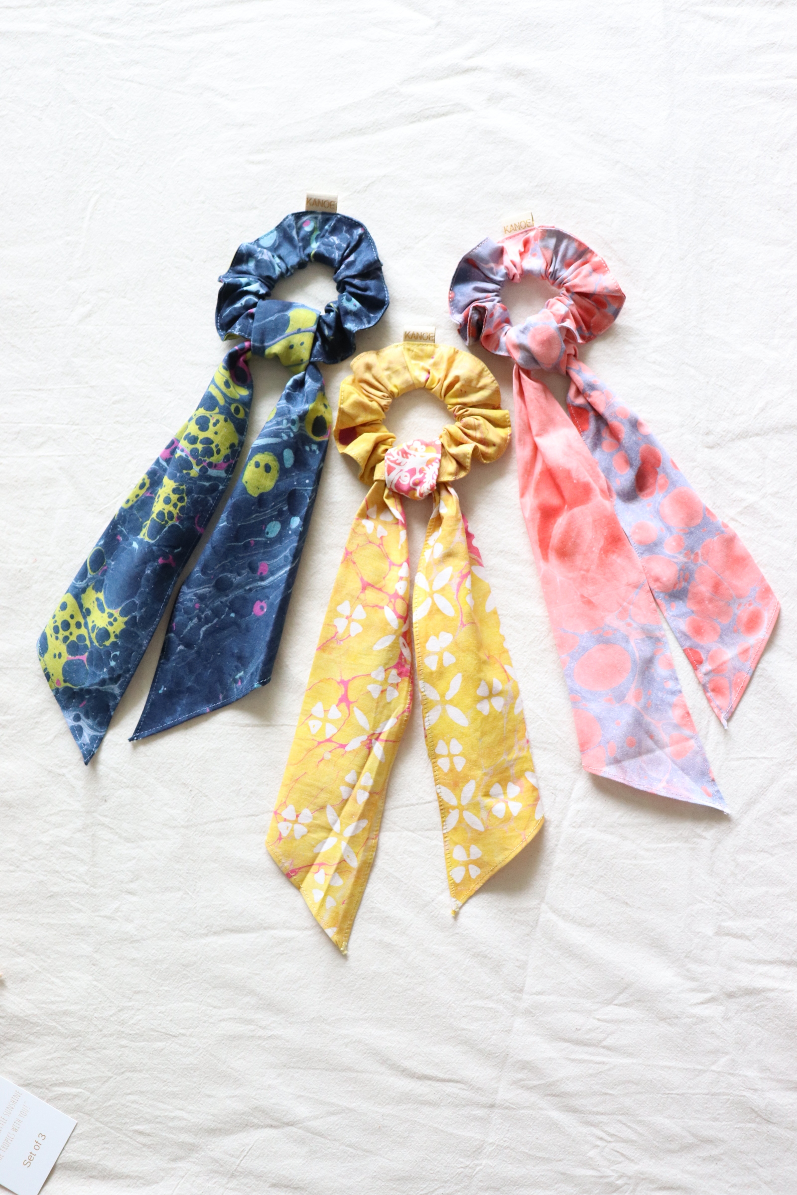 Batik Scrunchie w/ Ribbon [Set of 3] - Coral