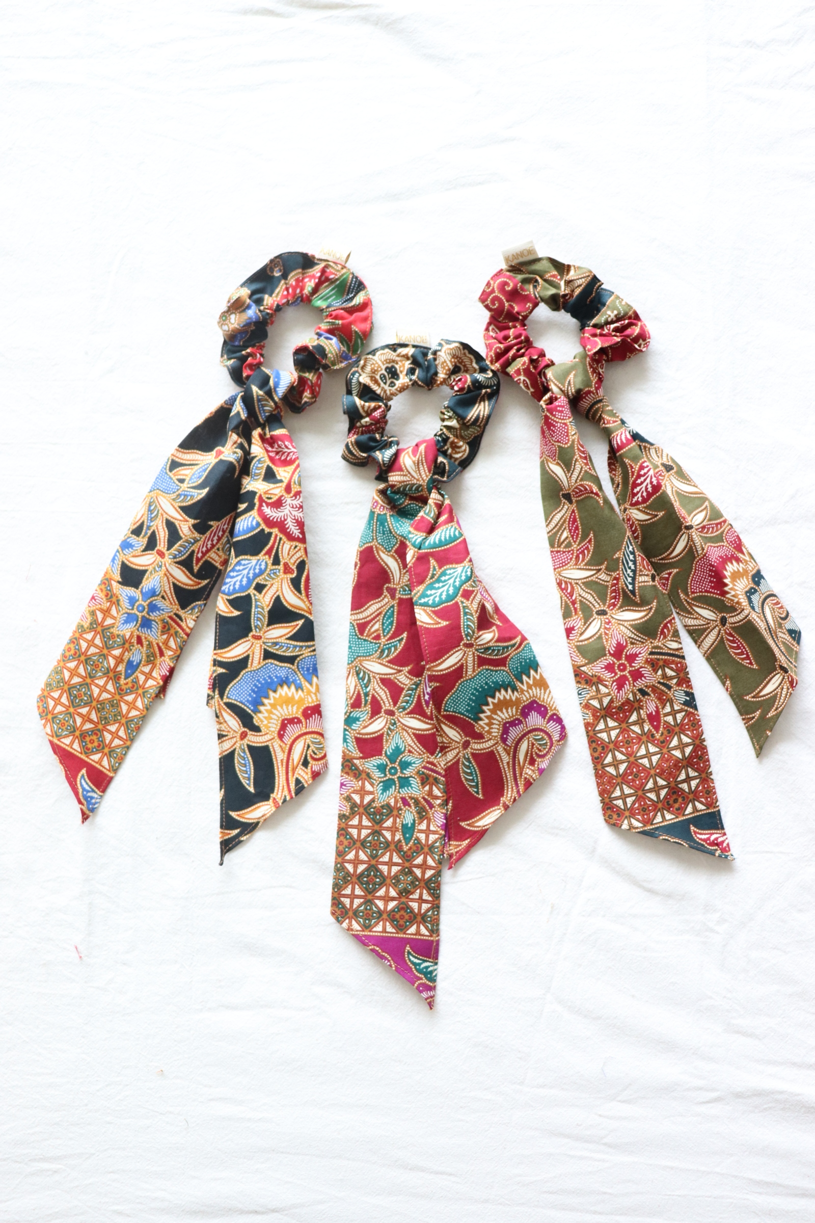 Batik Scrunchie w/ Ribbon [Set of 3] - Paulie