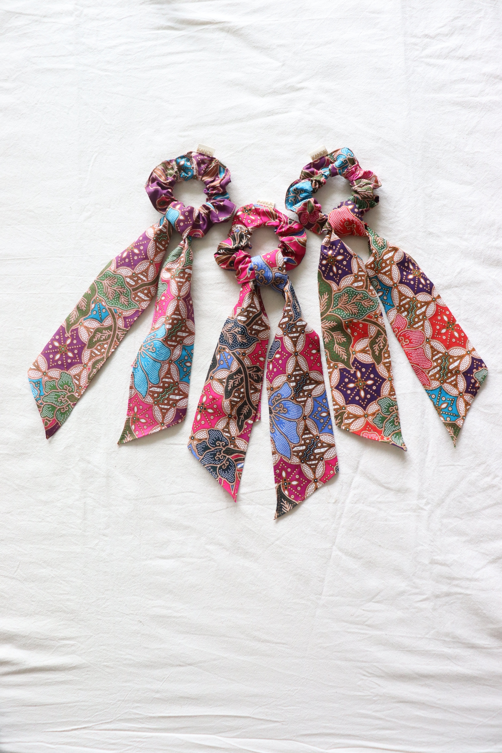 Batik Scrunchie w/ Ribbon [Set of 3] - Minnie