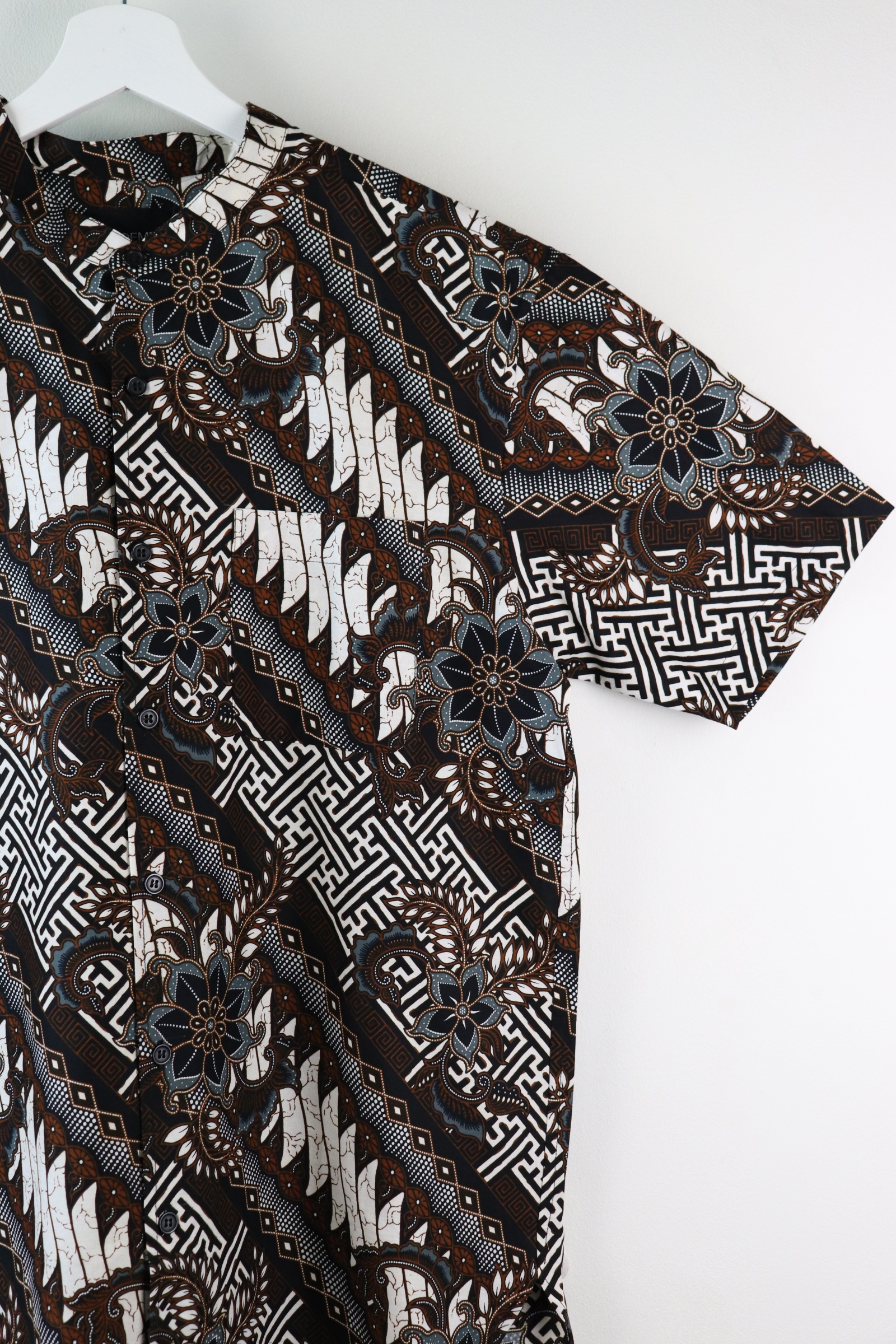 KANOEMEN Stand Collar Batik Shirt - Moonlight (L)