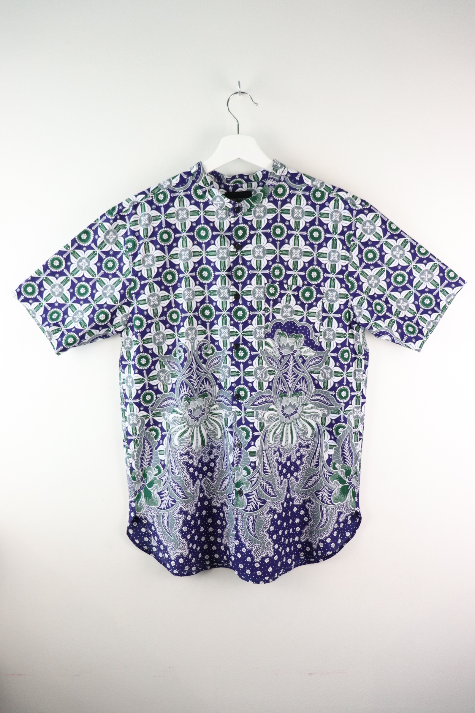 KANOEMEN Stand Collar Batik Shirt -Skylight (Blue) (L)