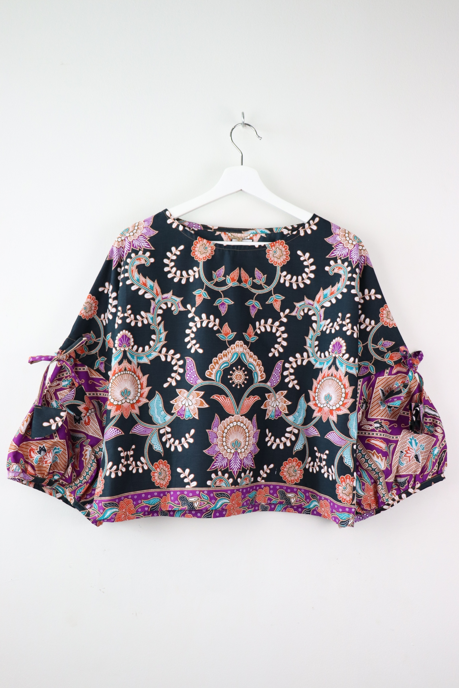 Klassik Batik Top - Yvette Nur