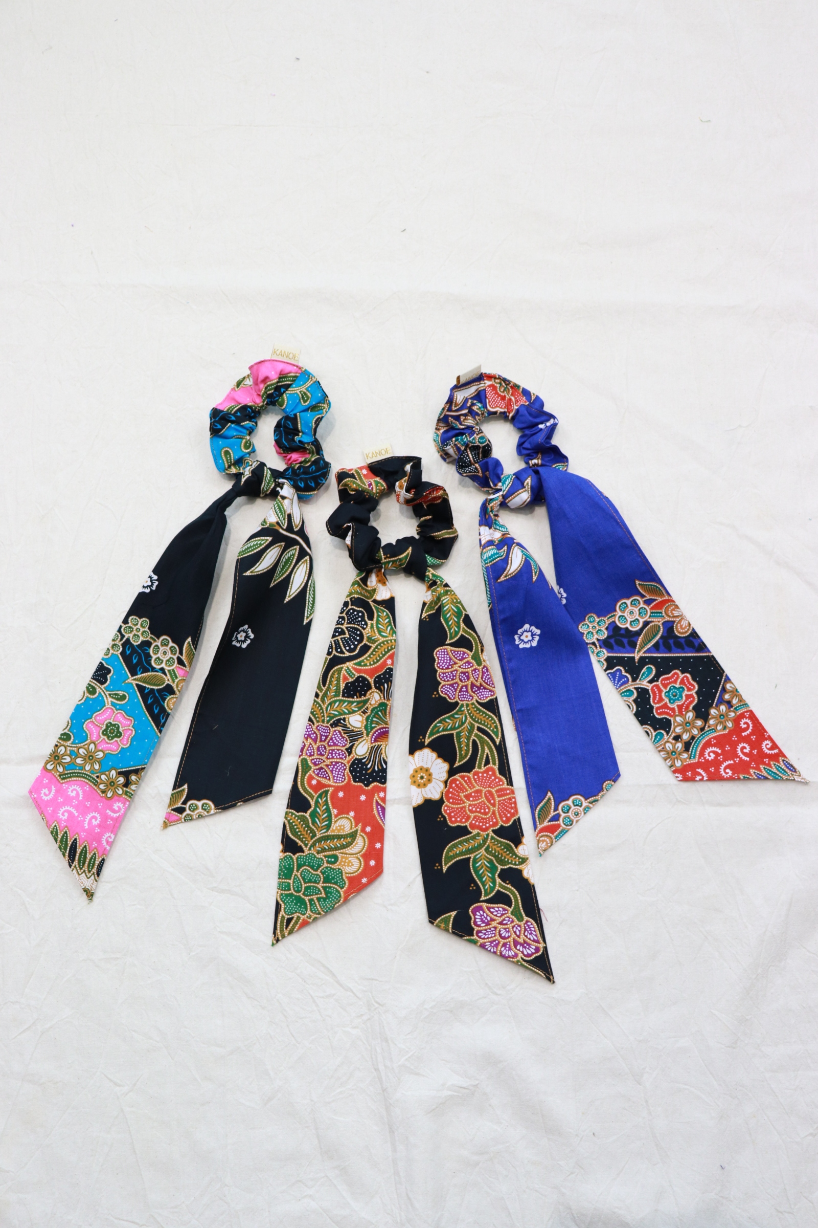 Batik Scrunchie w/ Ribbon [Set of 3] - Genevieve