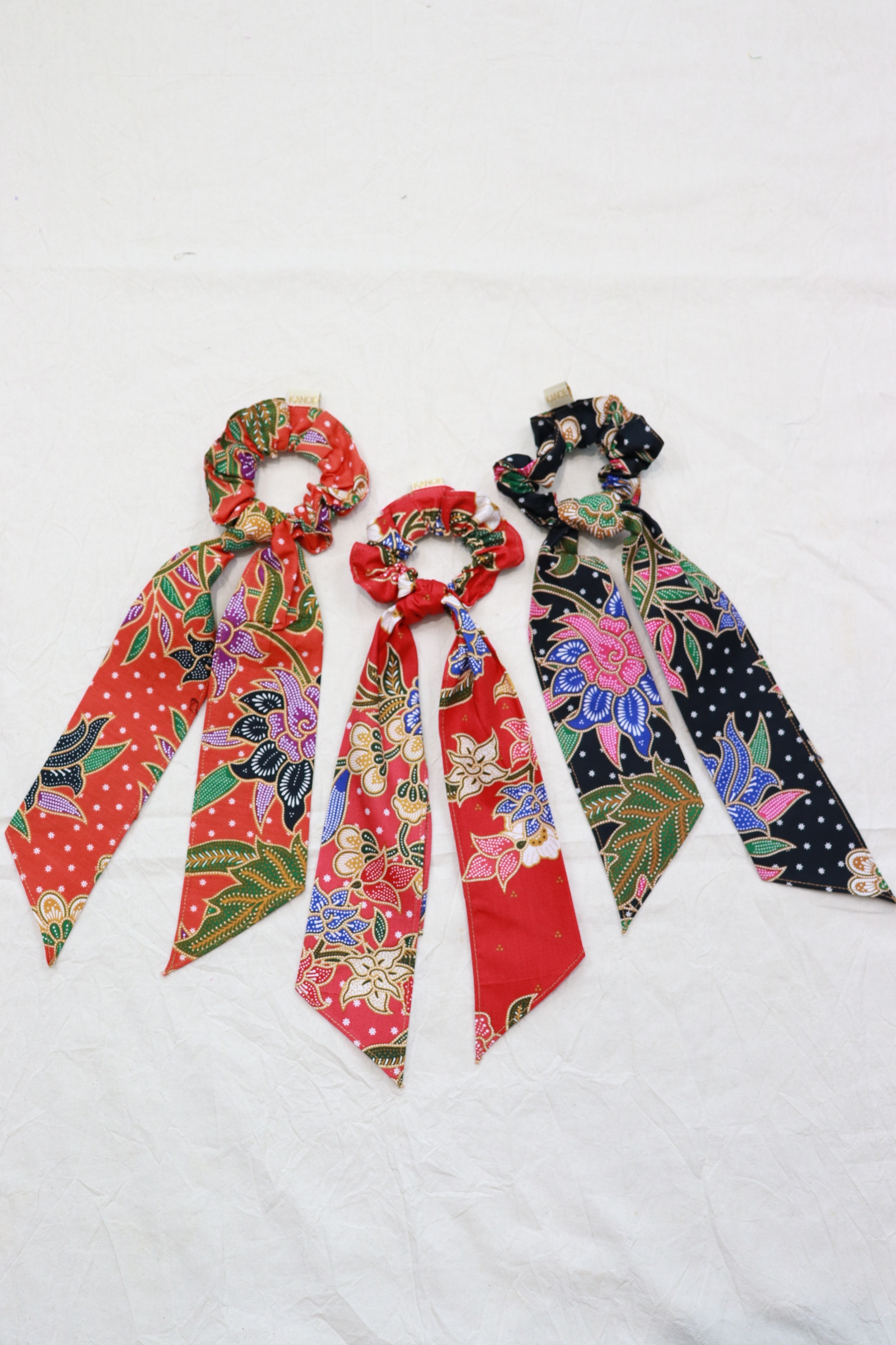 Batik Scrunchie w/ Ribbon [Set of 3] - Lexi