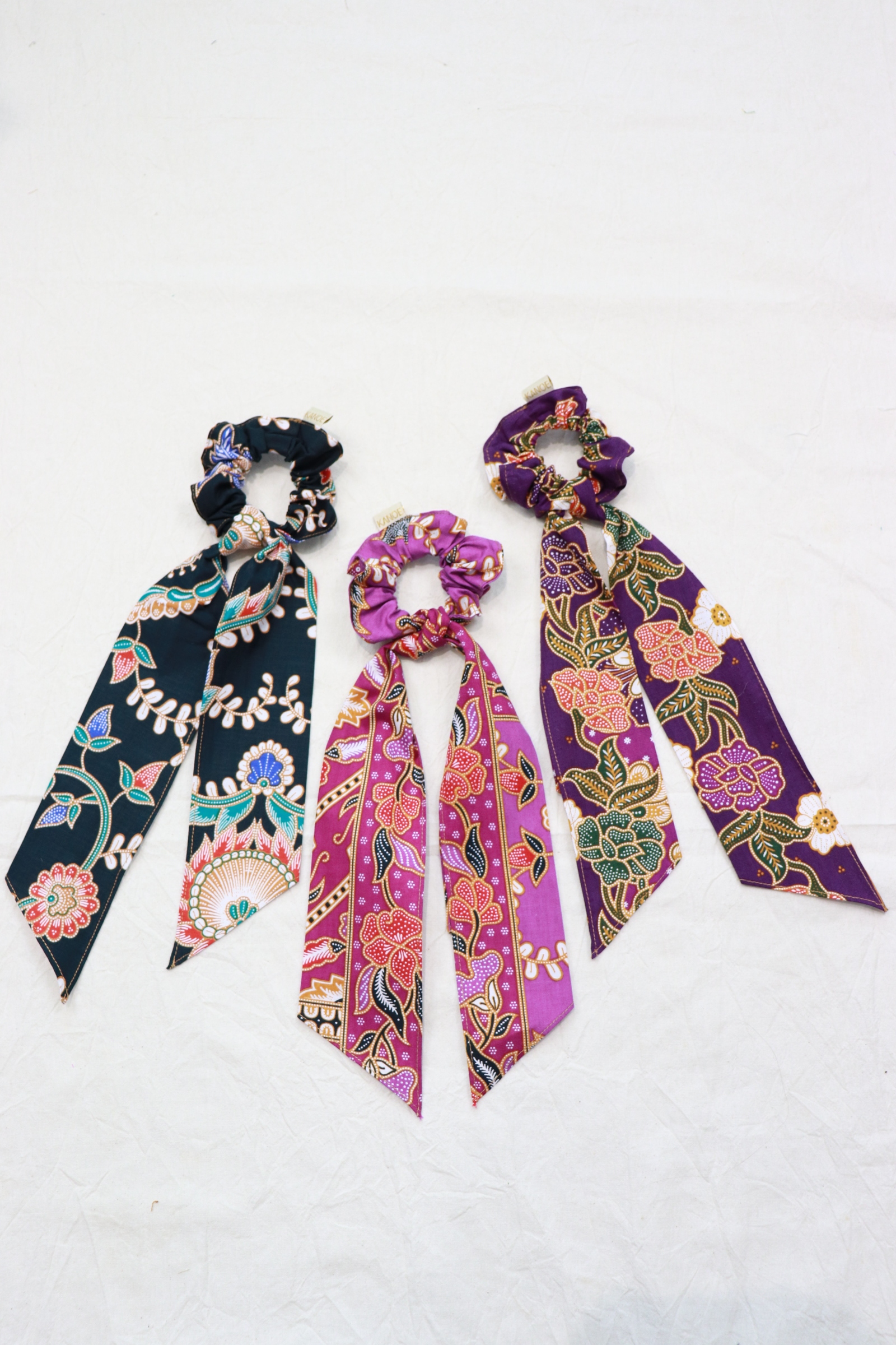 Batik Scrunchie w/ Ribbon [Set of 3] - Shay