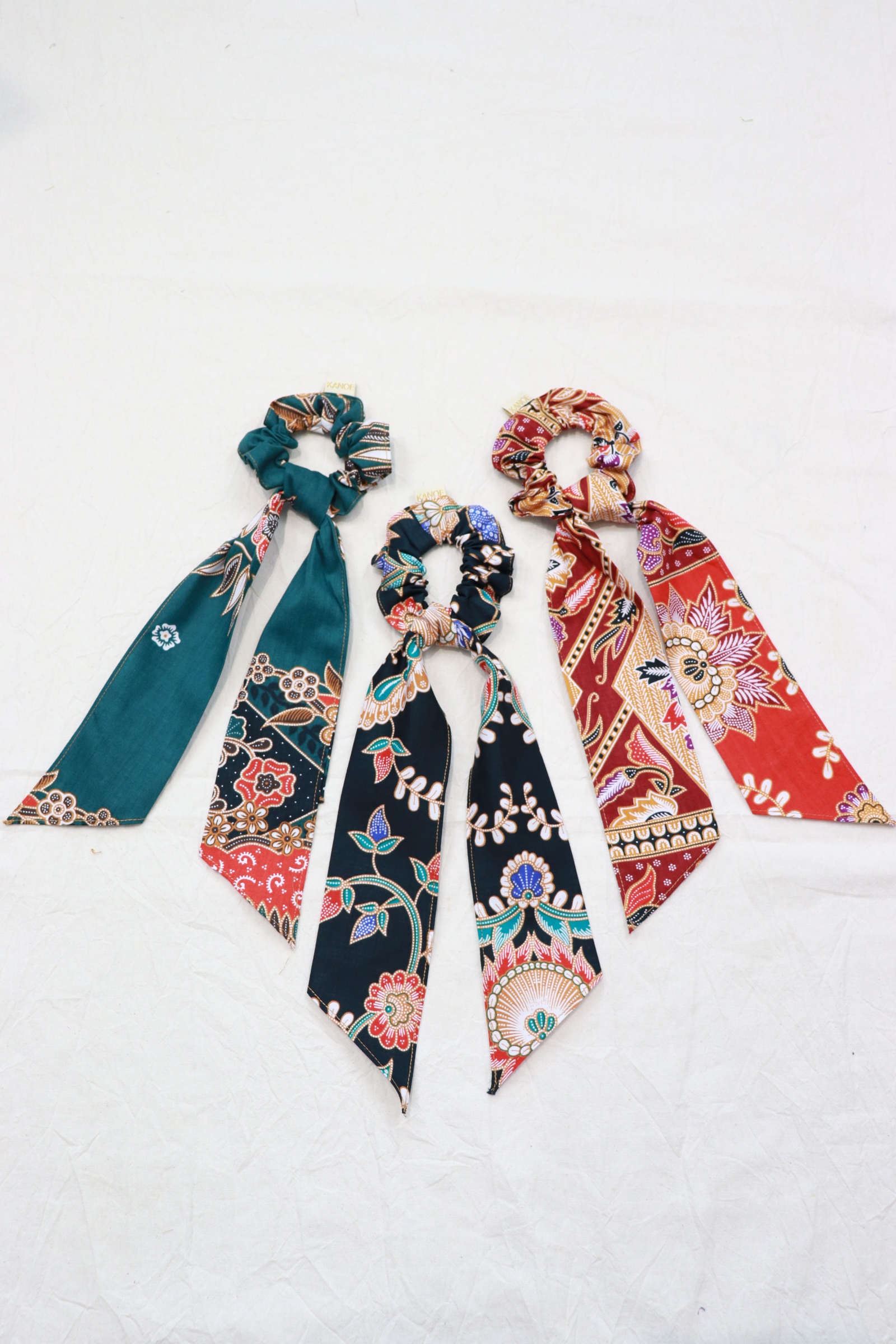 Batik Scrunchie w/ Ribbon [Set of 3] - Corinne