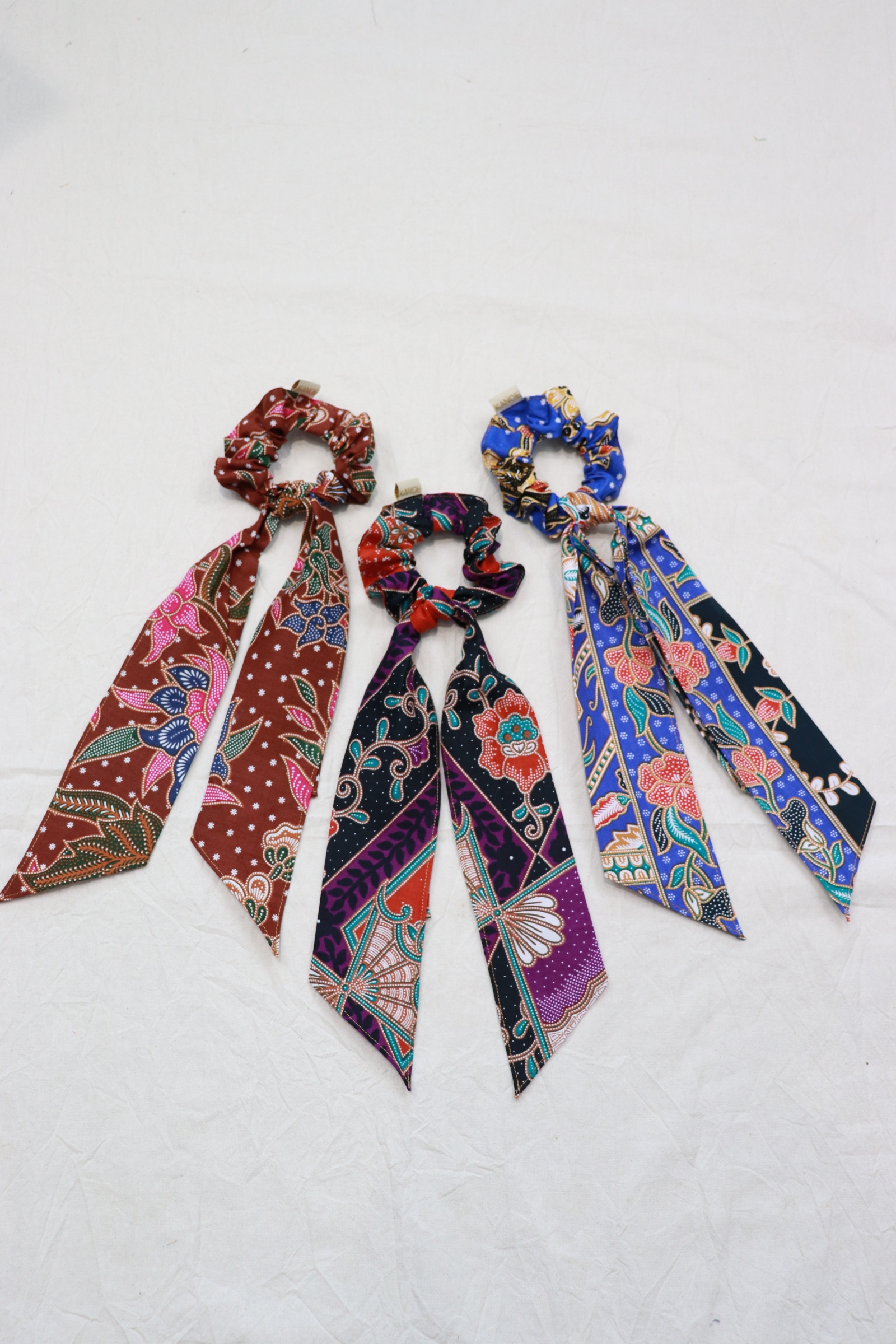 Batik Scrunchie w/ Ribbon [Set of 3] - Paola