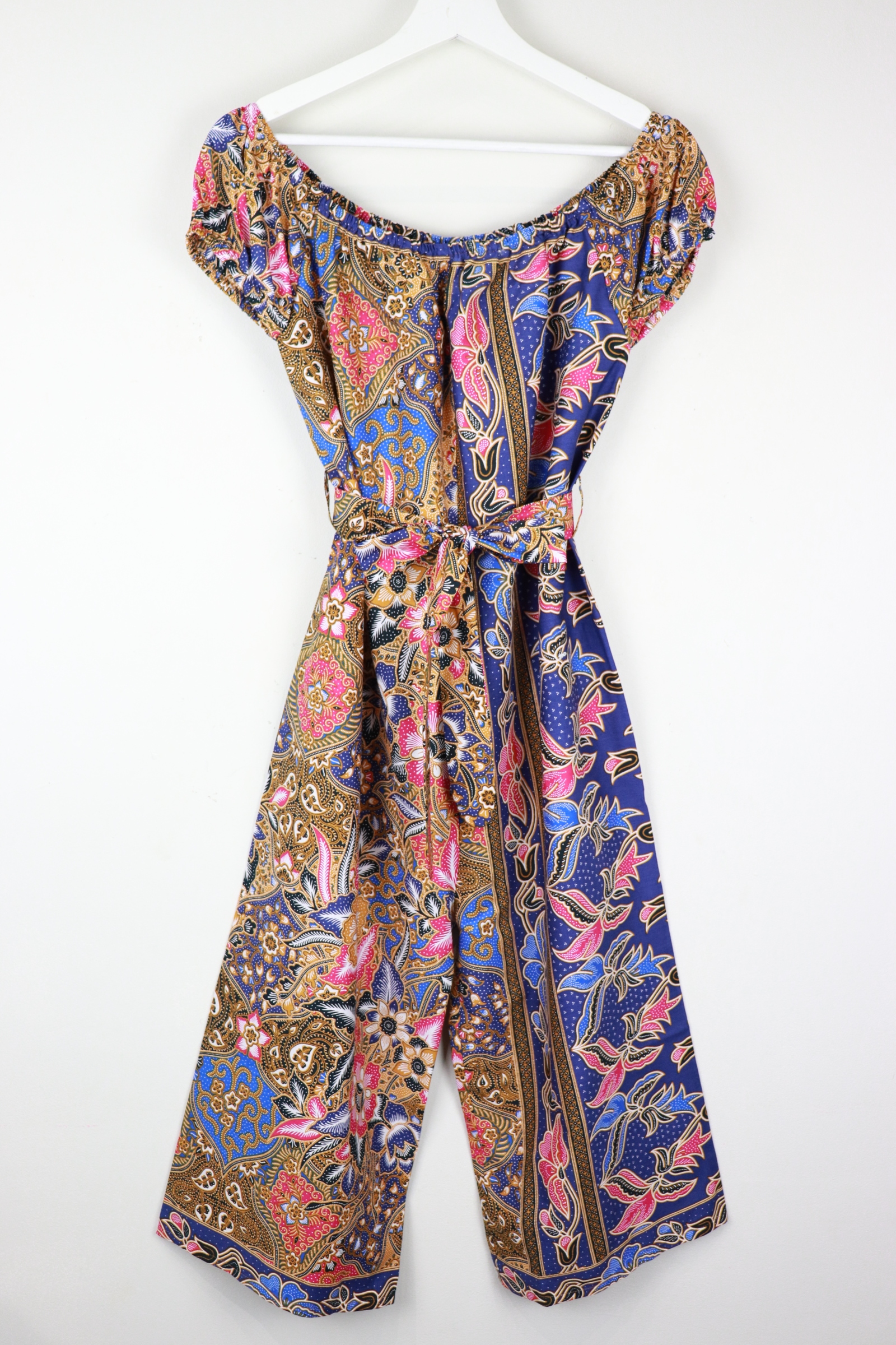 AveryDae Batik Jumpsuit (S-M) - Freesia Fan