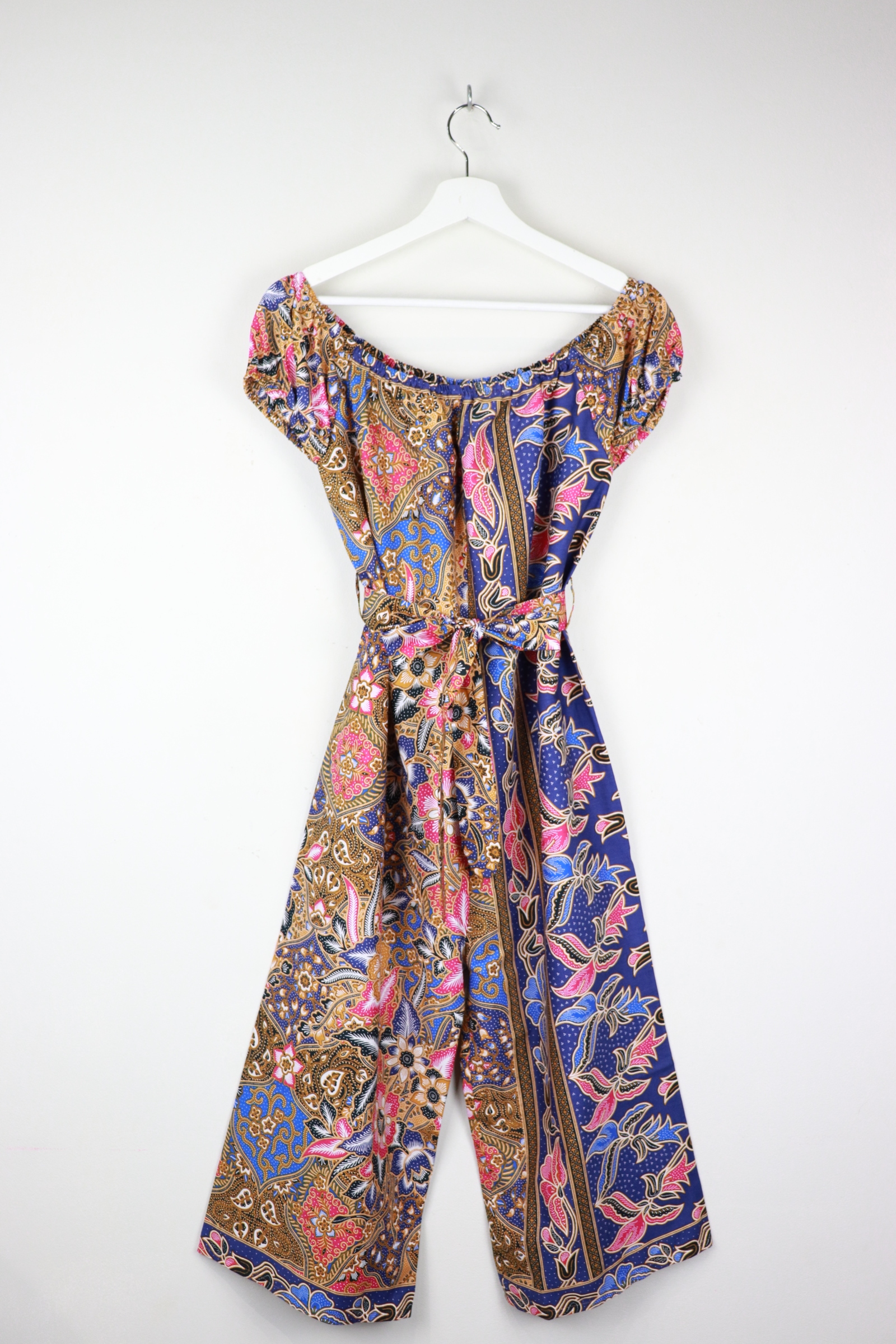 AveryDae Batik Jumpsuit (S-M) - Freesia Fan
