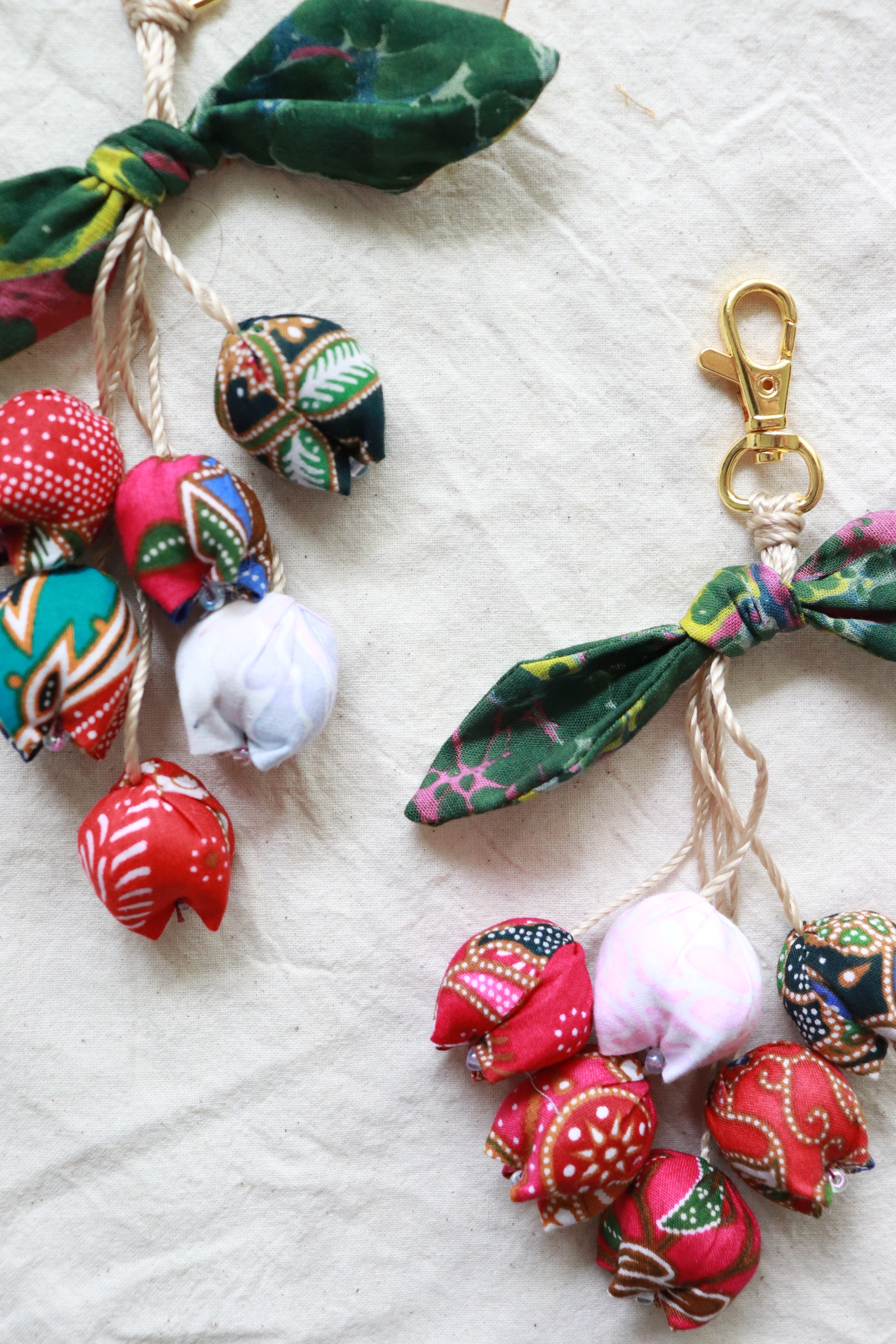 Bougainvillea Batik Keychain [Set of 2] - Jazlin