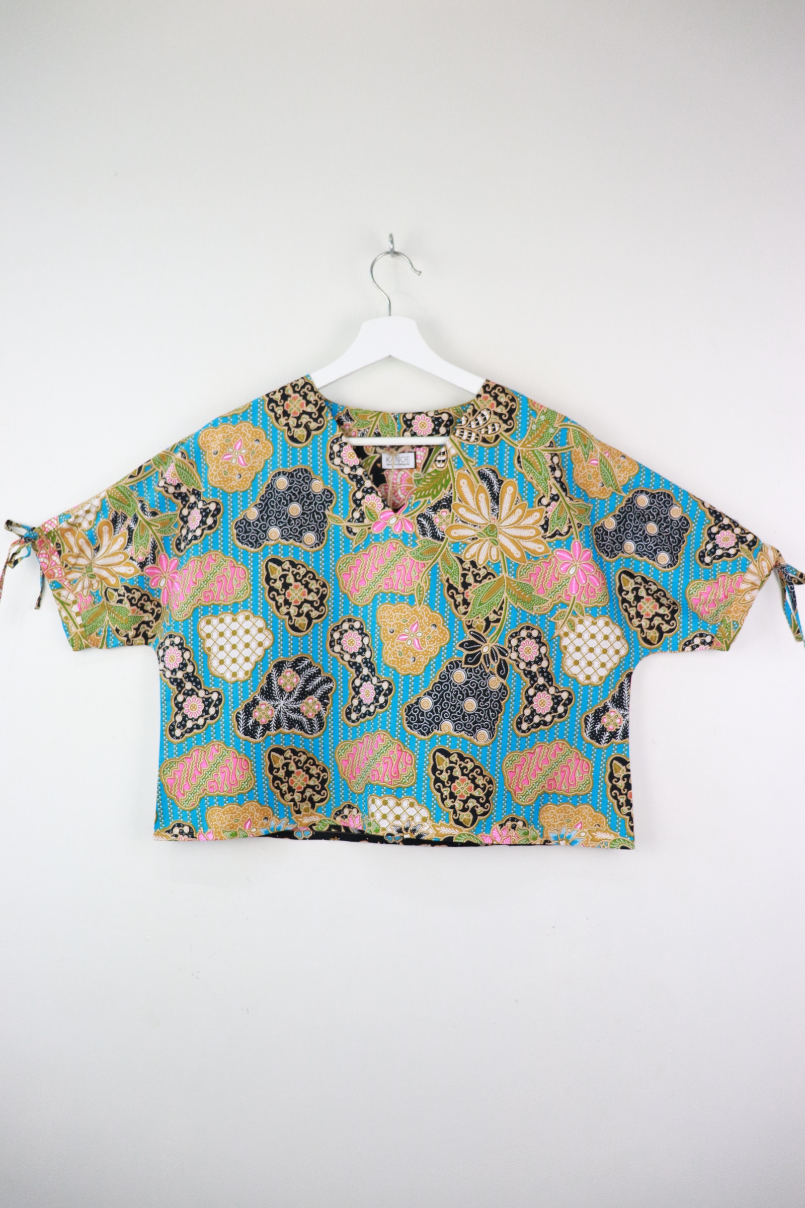 AveryDae Batik Top - Mirai