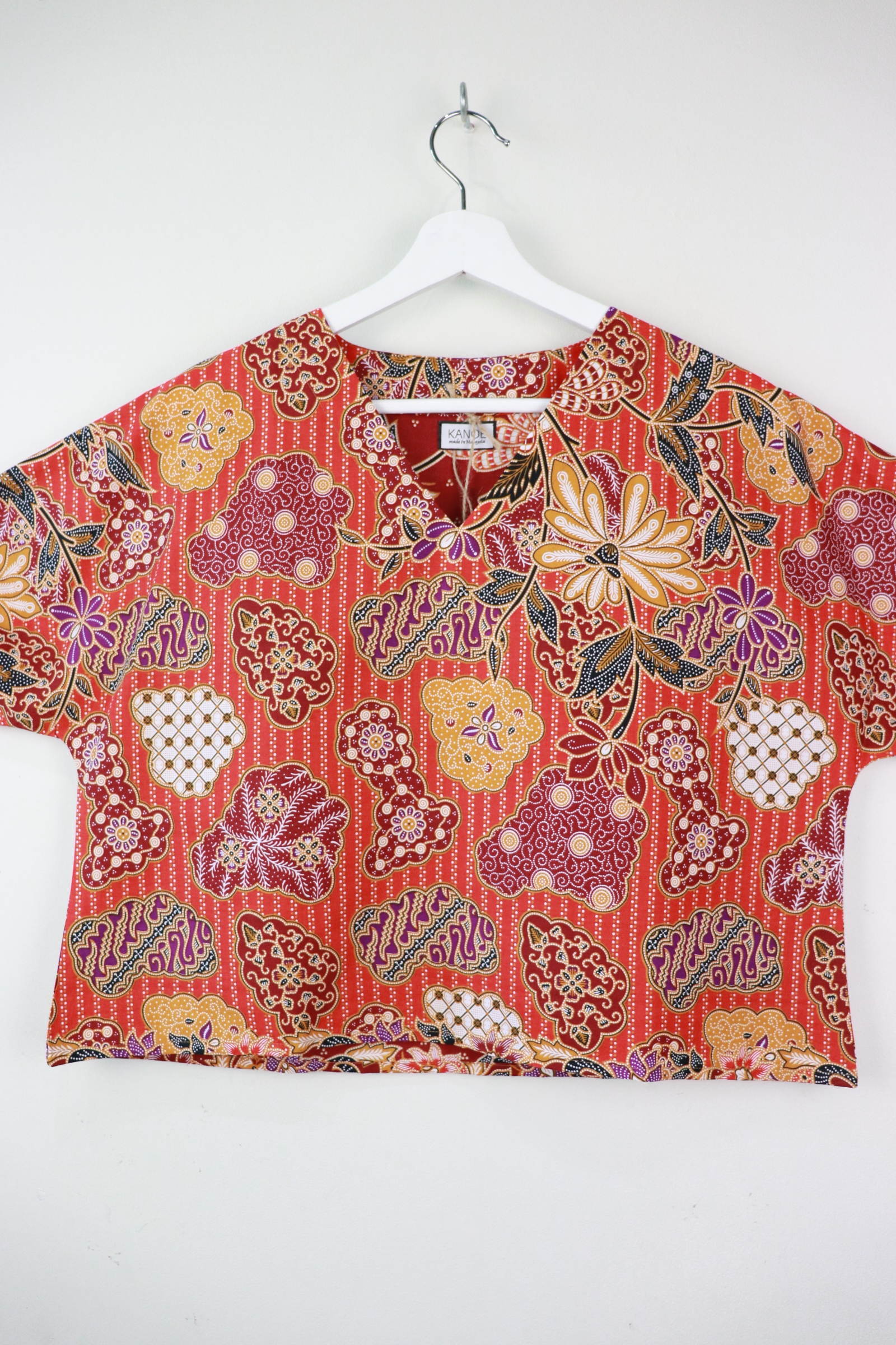 AveryDae Batik Top - Red Turtle