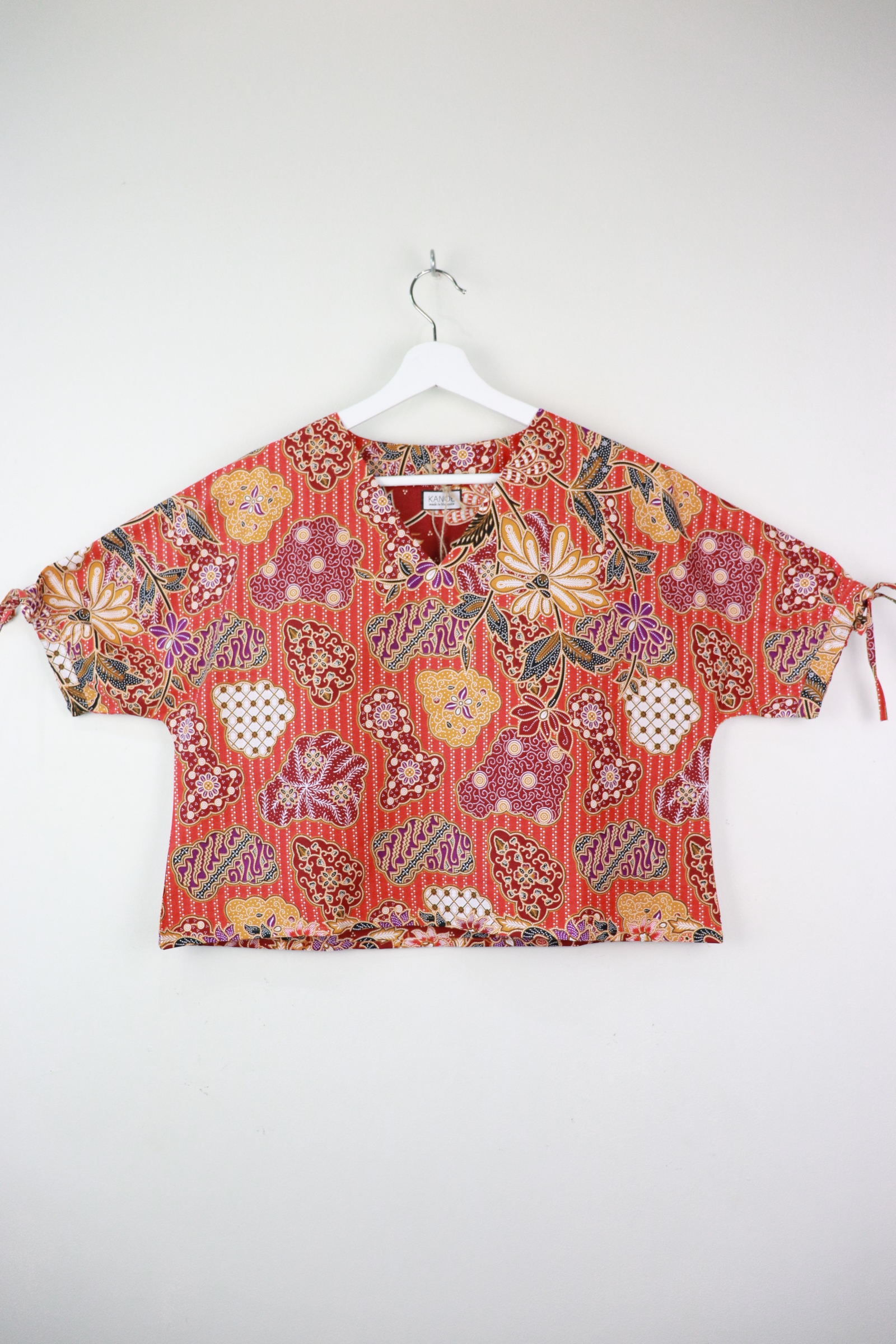 AveryDae Batik Top - Red Turtle