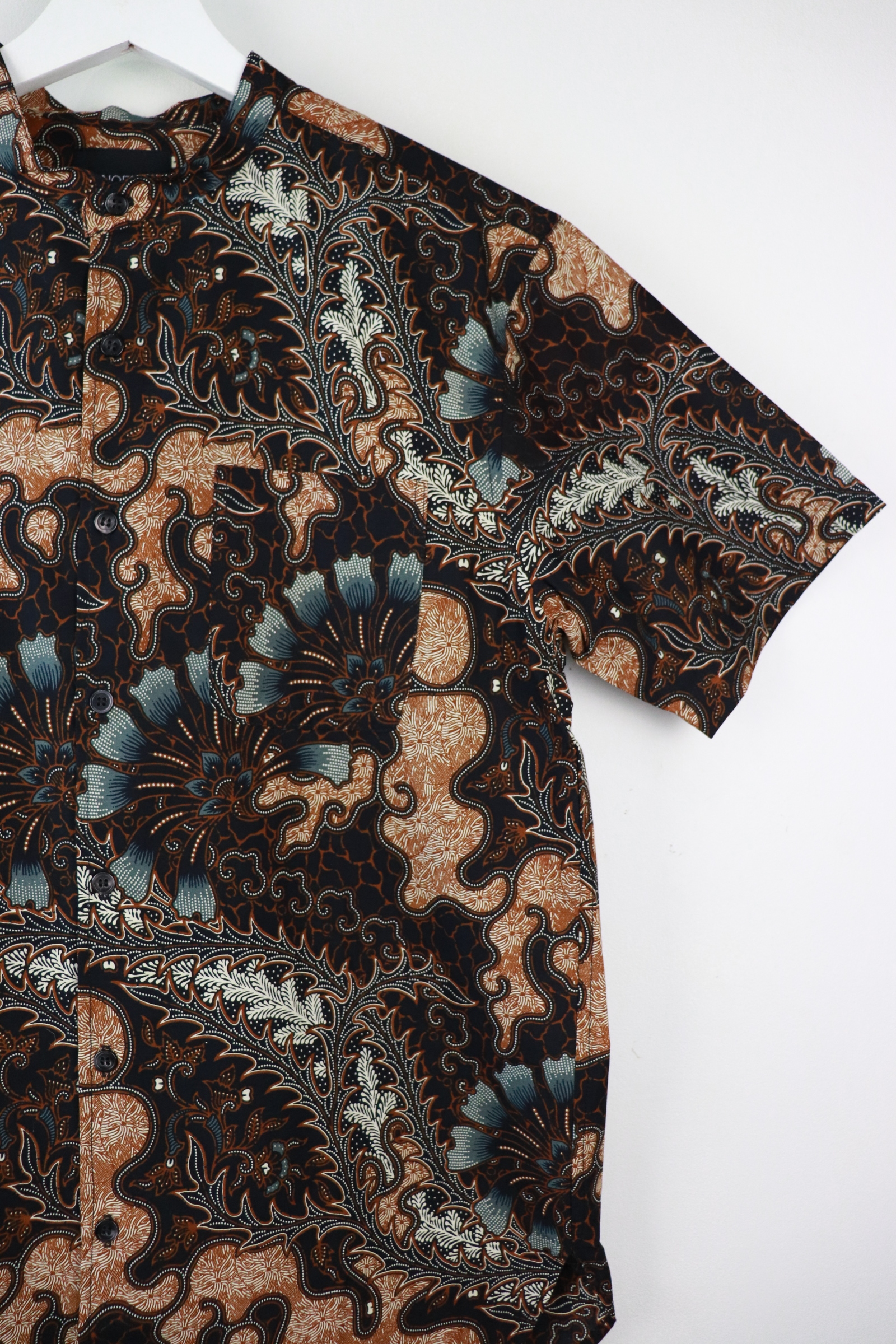 KANOEMEN Stand Collar Batik Shirt - Night (M)