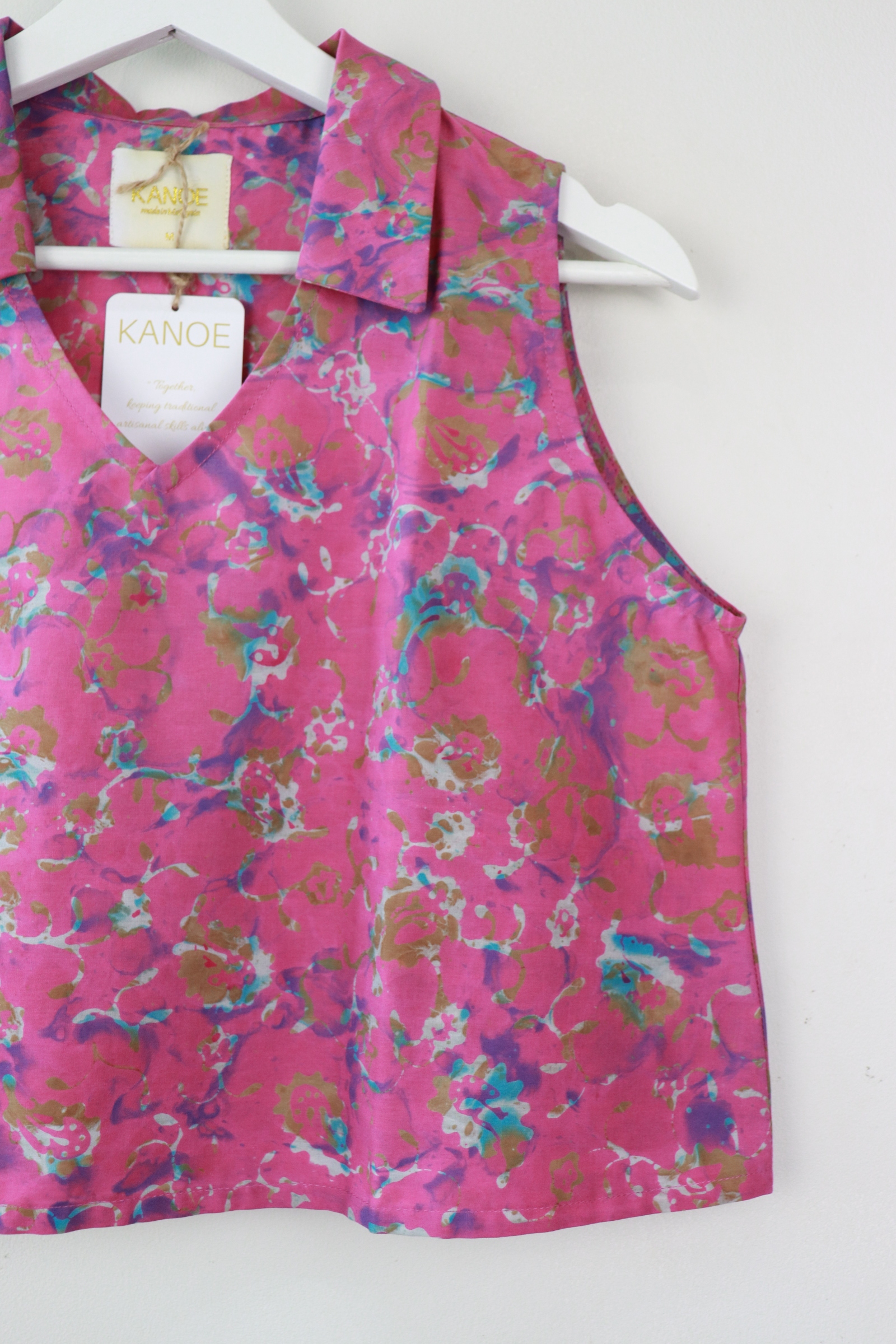 Collared V-neck Batik Top - Mama's Love (M) [Handmade Batik]