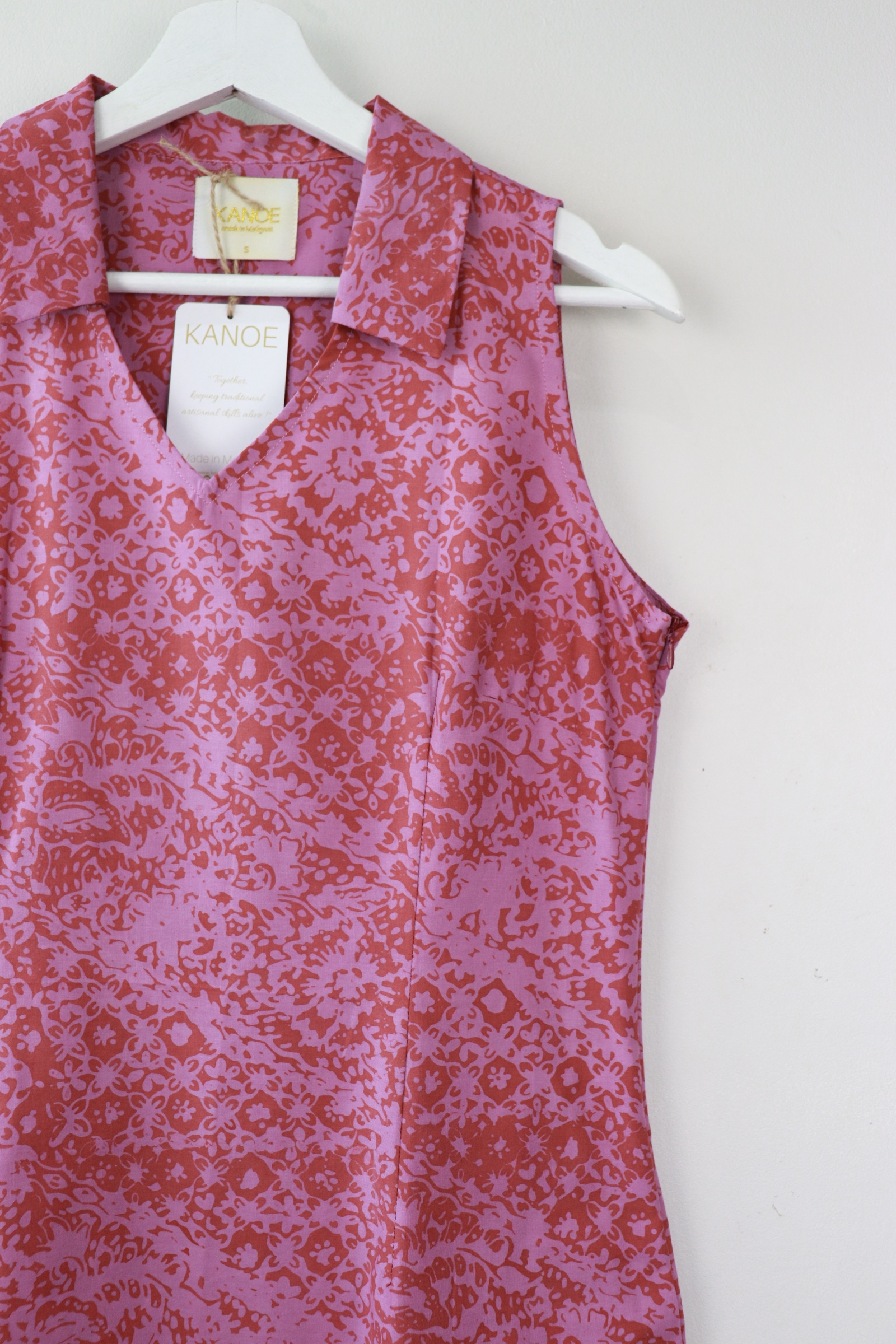 Collar V-neck Batik Dress - Raspberry Ray (S) [Handmade]