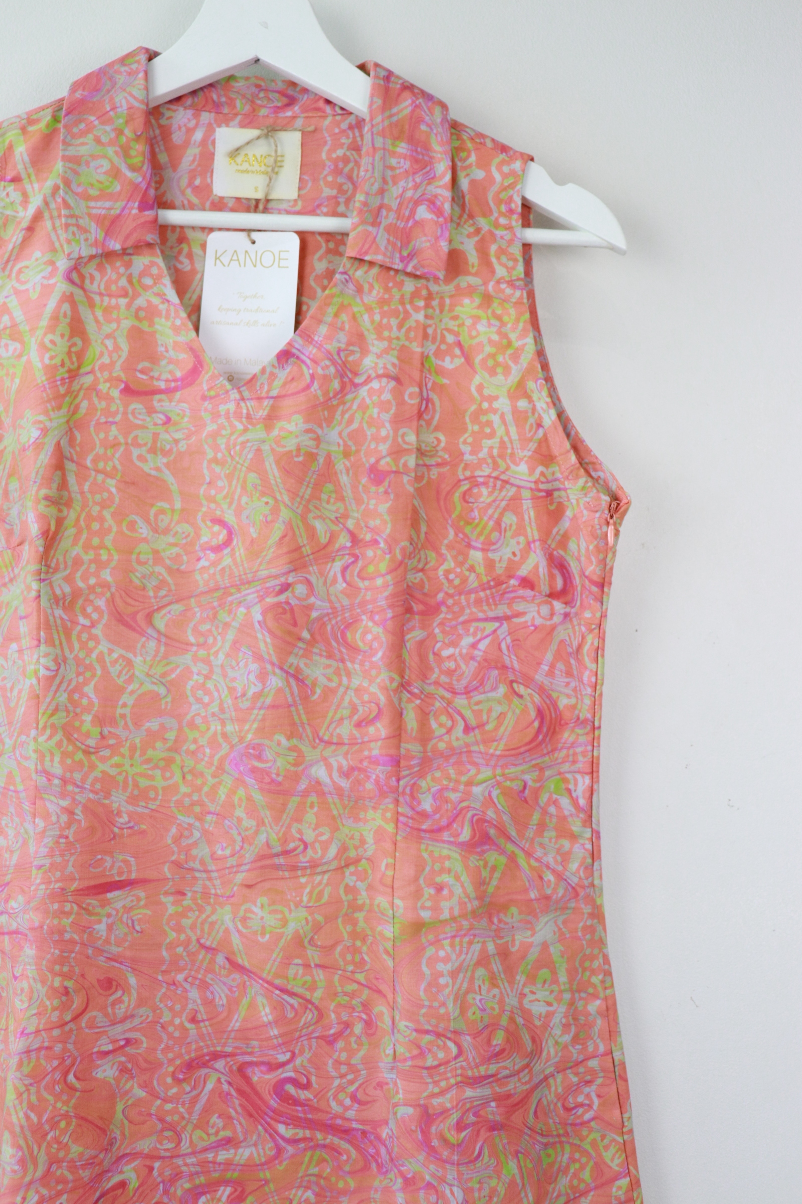 Collar V-neck Batik Dress - Carrot Fizz (S) [Handmade]