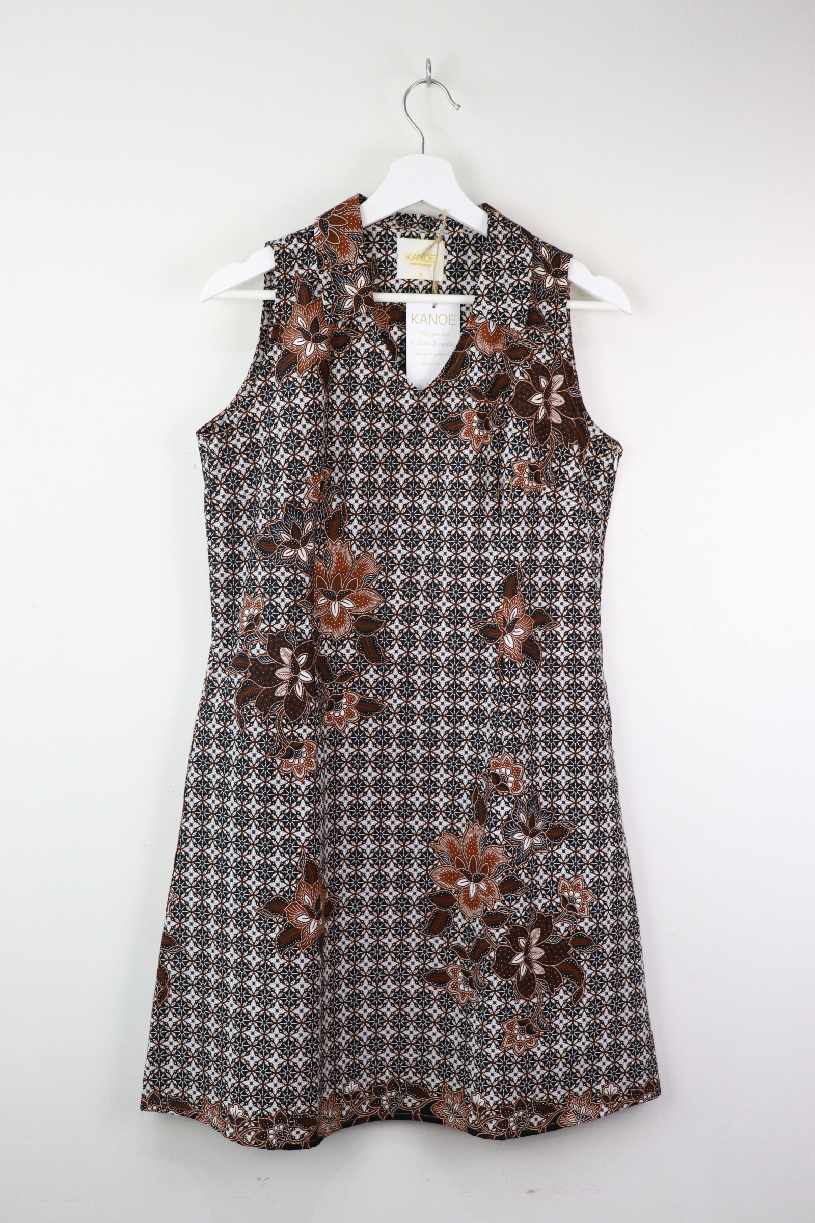 Collared V-neck Batik Dress - Believe