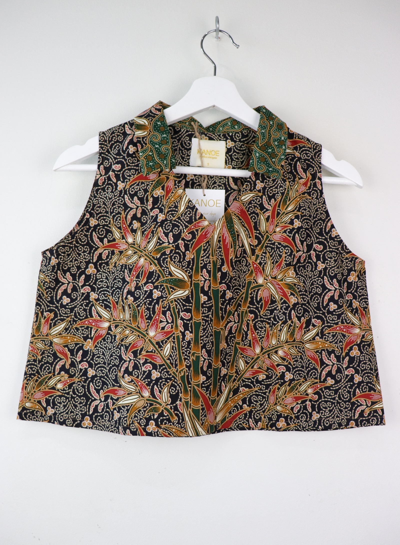 Collared V-neck Batik Top - Wonder