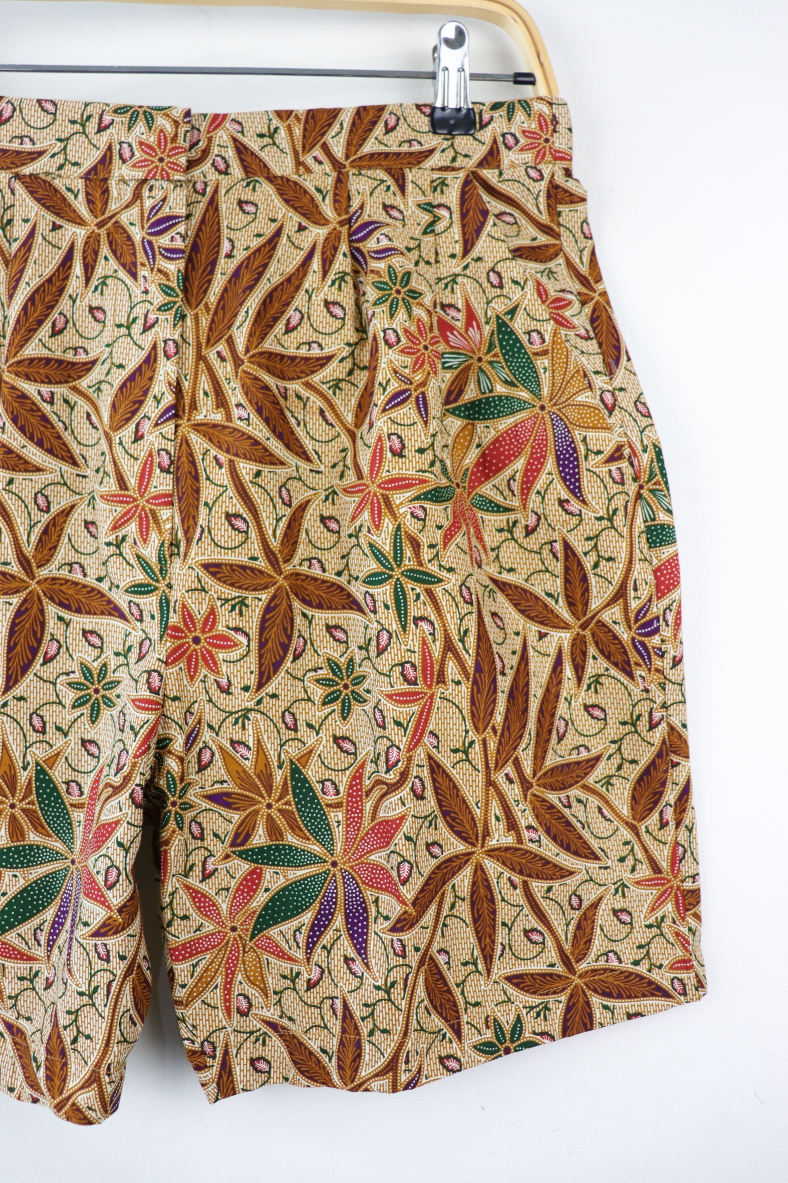 Tailored Batik Shorts - Autumn Warmth (L)