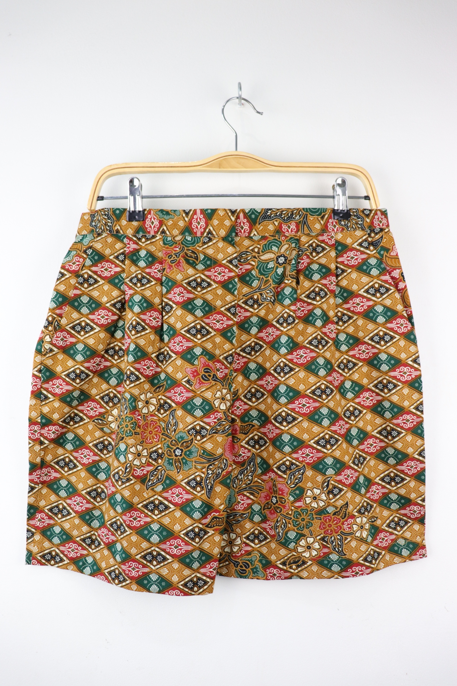 Tailored Batik Shorts - Woody Charm (L)