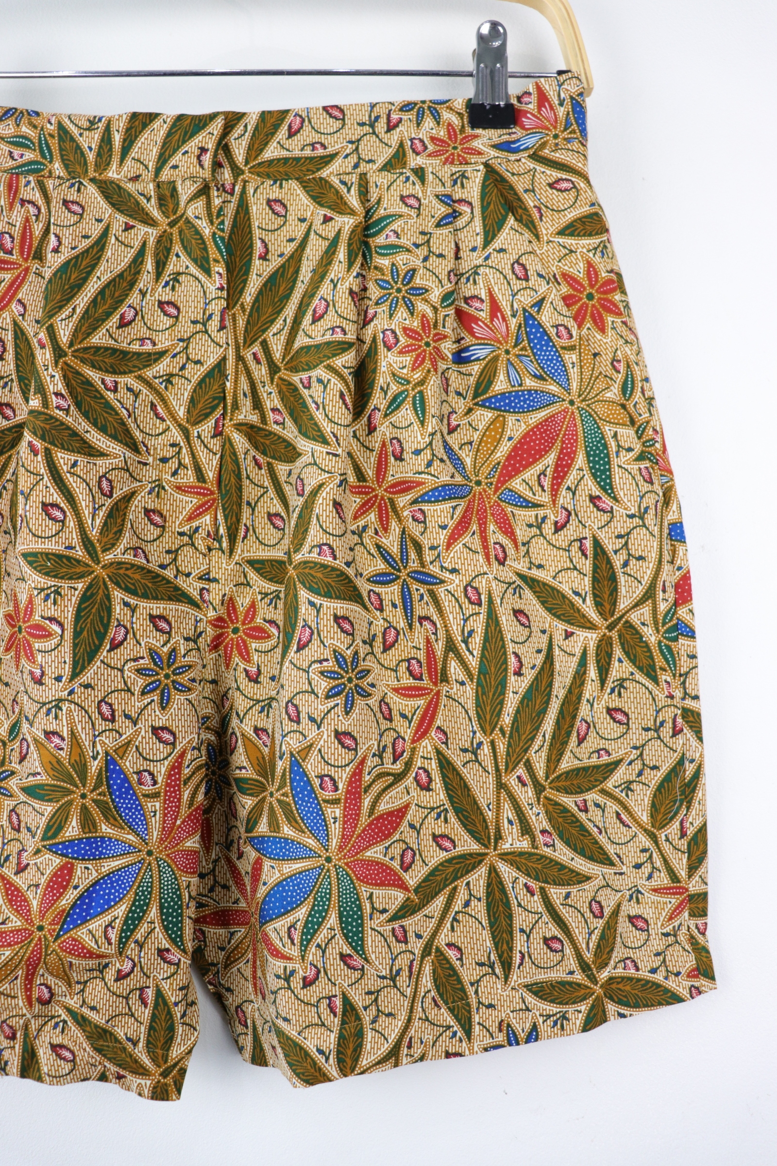 Tailored Batik Shorts - Joyous Warmth (L)
