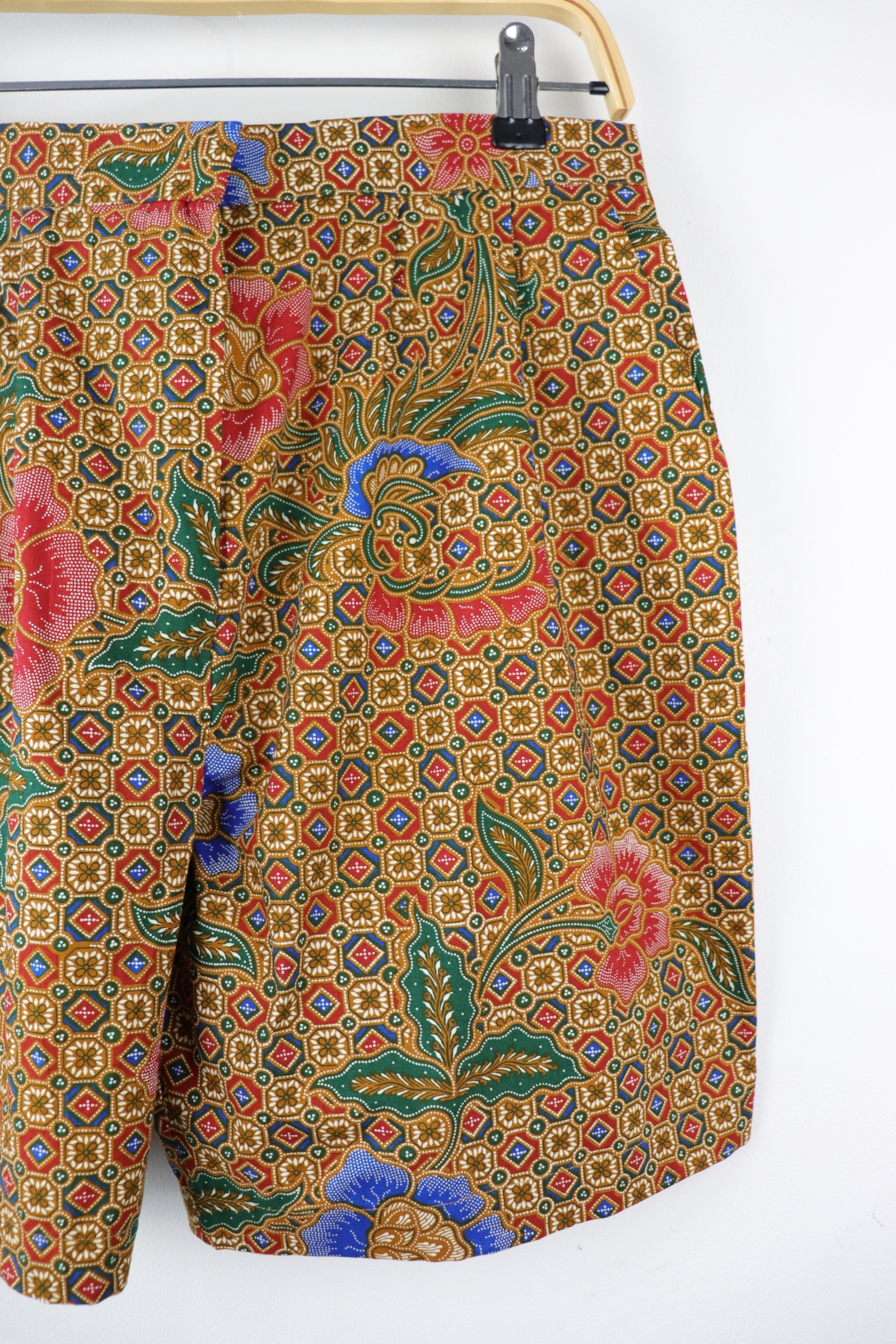 Tailored Batik Shorts - Earthy Peace (L)