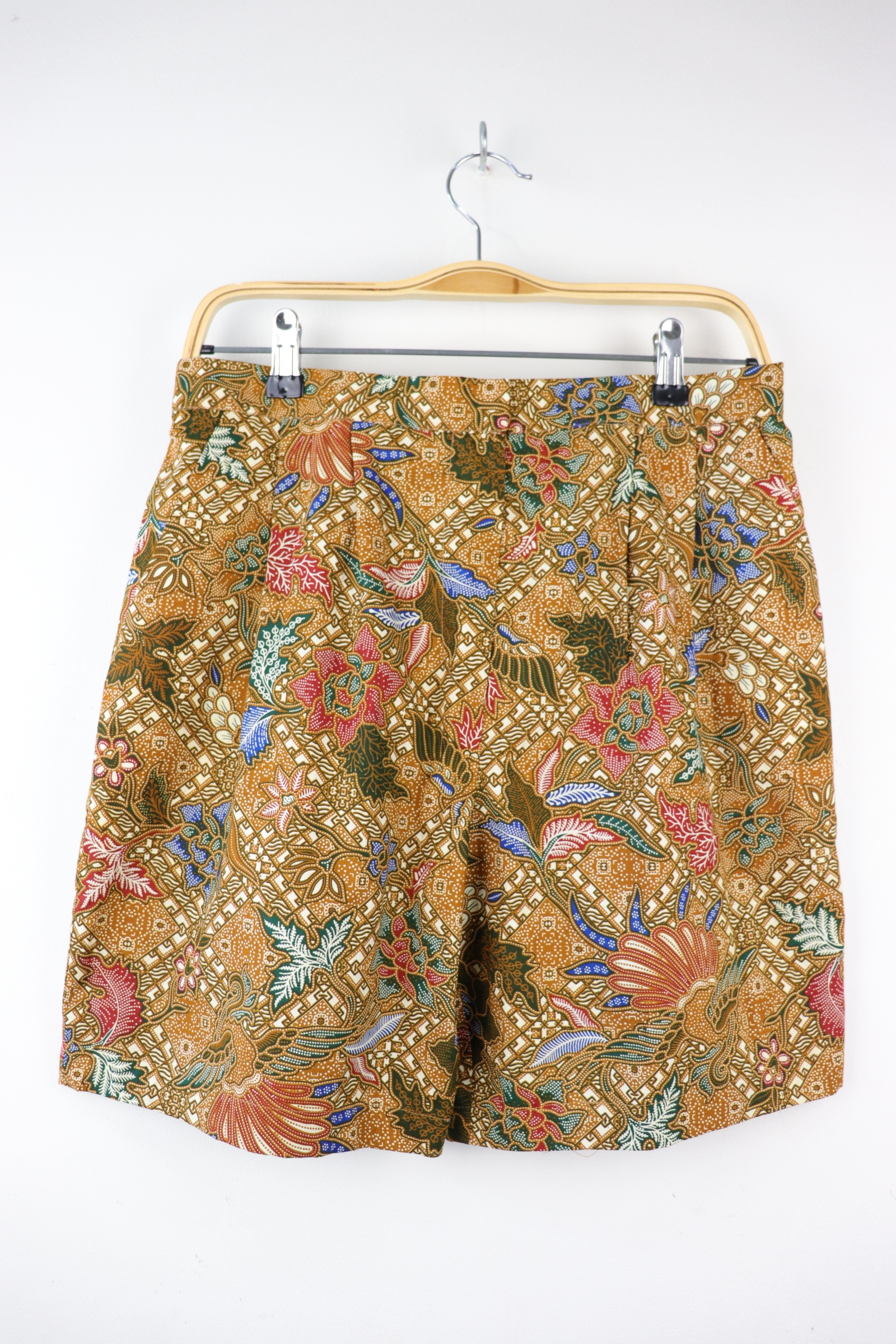 Tailored Batik Shorts - Eden Paradise (L)