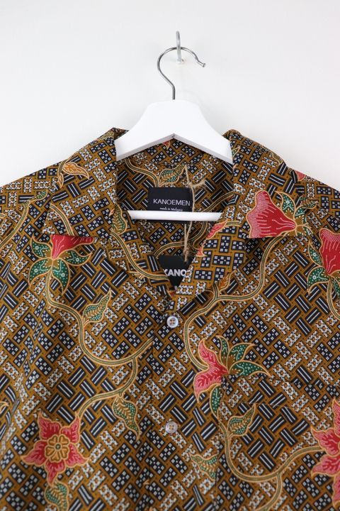 batik-mens-open-collar-shirt3.JPG