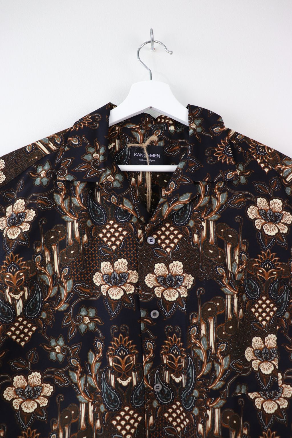 batik-mens-open-collar-shirt124.JPG