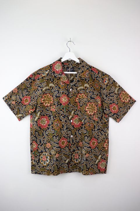 batik-mens-open-collar-shirt175.JPG