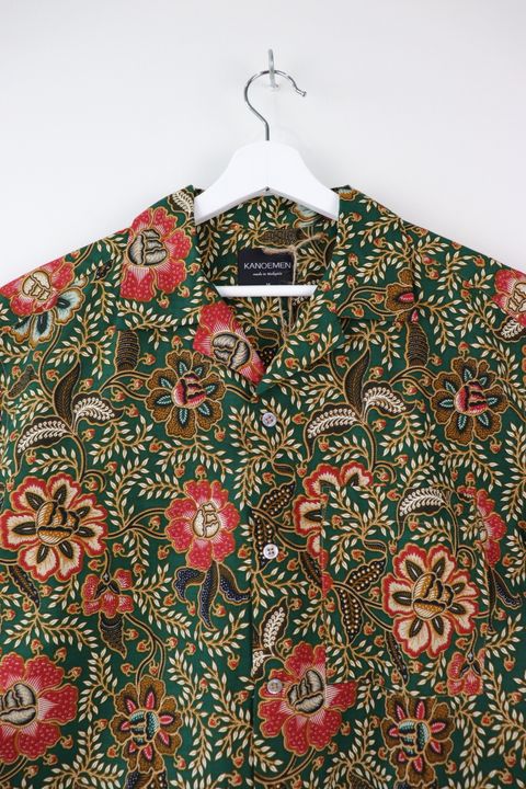 batik-mens-open-collar-shirt205.JPG