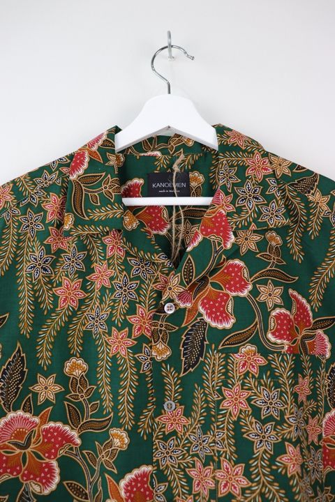 batik-mens-open-collar-shirt246.JPG