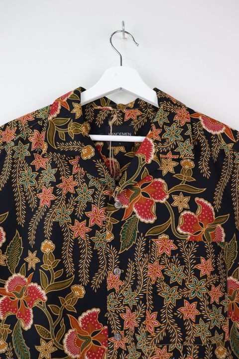batik-mens-open-collar-shirt257.JPG