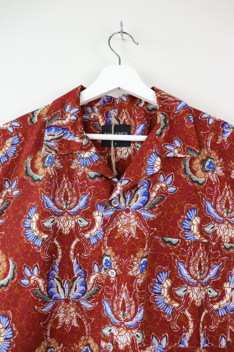batik-mens-open-collar-shirt300.JPG