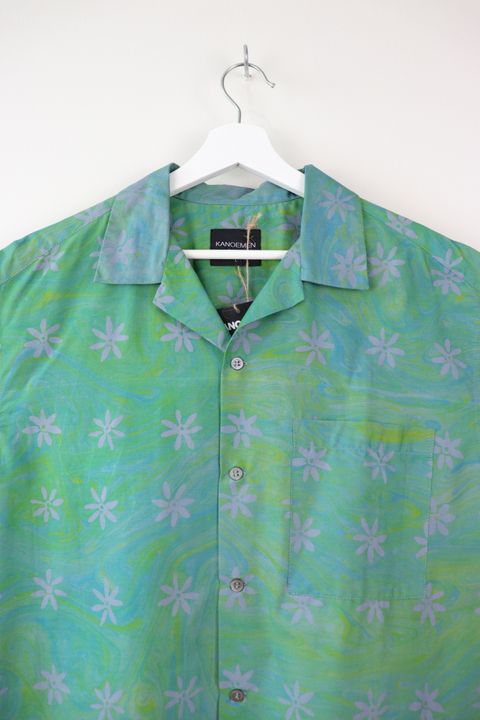 batik-mens-open-collar-shirt397.JPG
